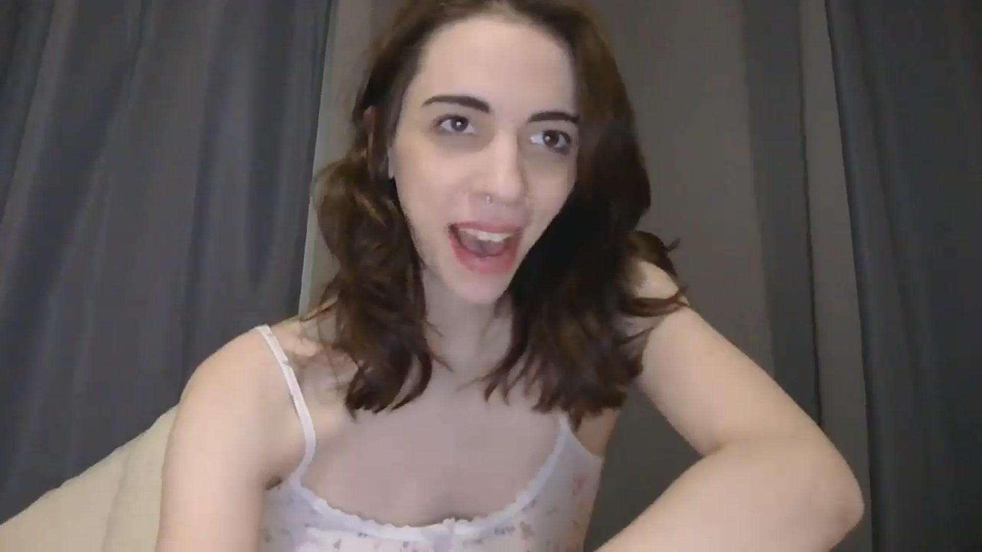 Gallery image thumbnail from CarmenDoll's myfreecams stream on, 01/17/2025, 01:06 image 9 of 20