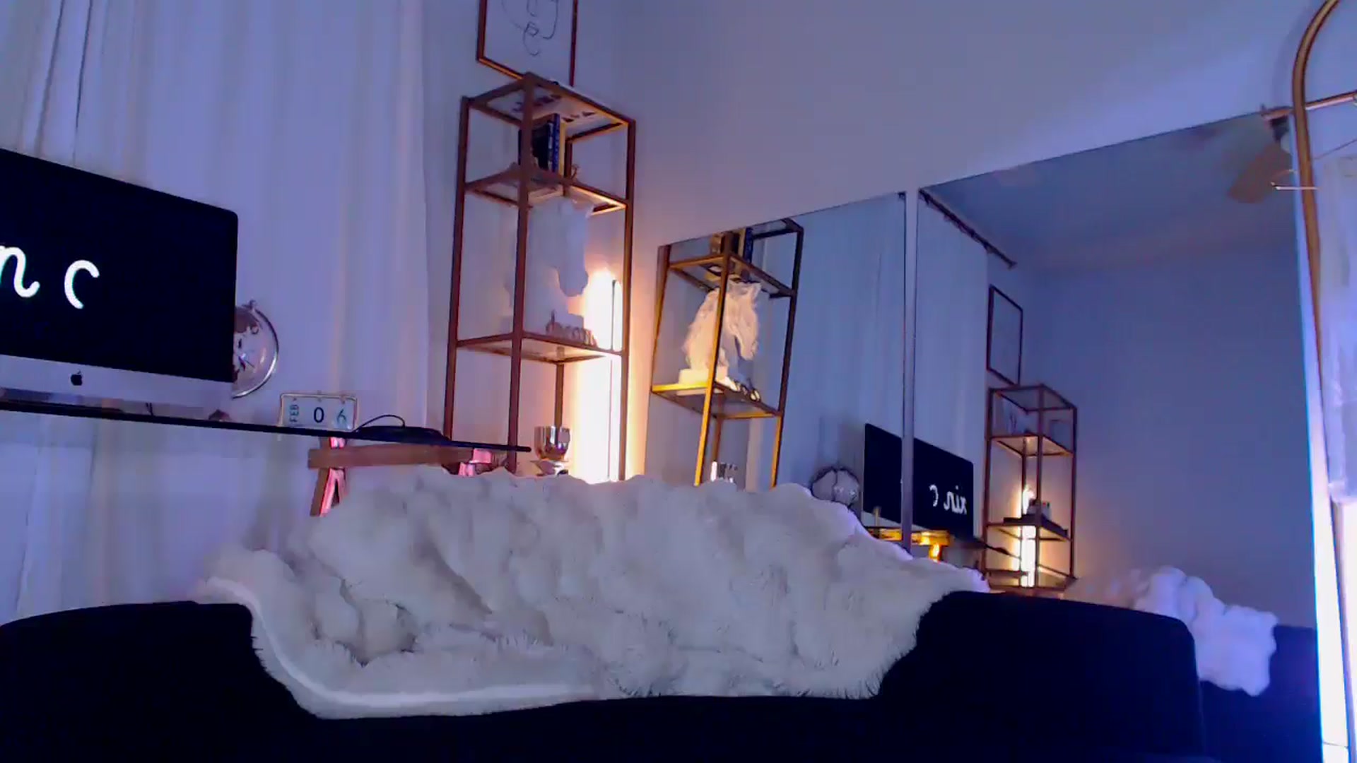 Gallery image thumbnail from Carmen_Bella's myfreecams stream on, 02/07/2025, 04:15 image 2 of 20