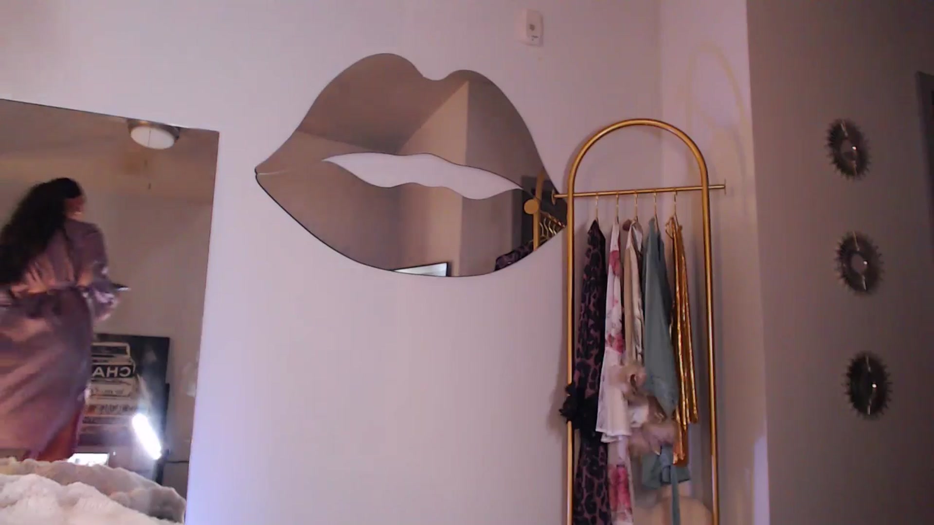Gallery image thumbnail from Carmen_Bella's myfreecams stream on, 03/25/2025, 01:00 image 15 of 20