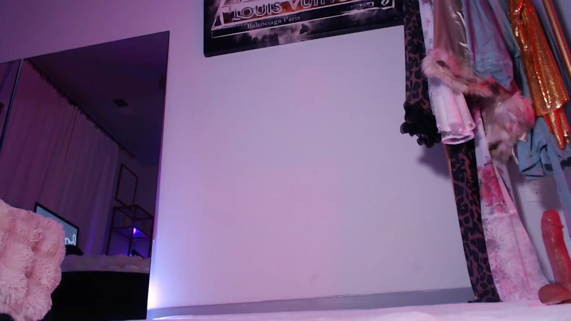 Gallery image thumbnail from Carmen_Bella's myfreecams stream on, 04/02/2025, 01:27 image 8 of 20