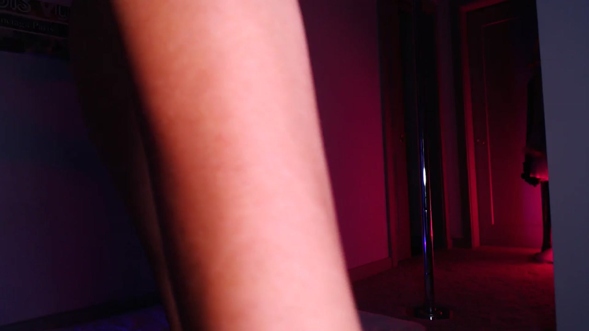 Gallery image thumbnail from Carmen_Bella's myfreecams stream on, 04/10/2025, 03:14 image 11 of 20