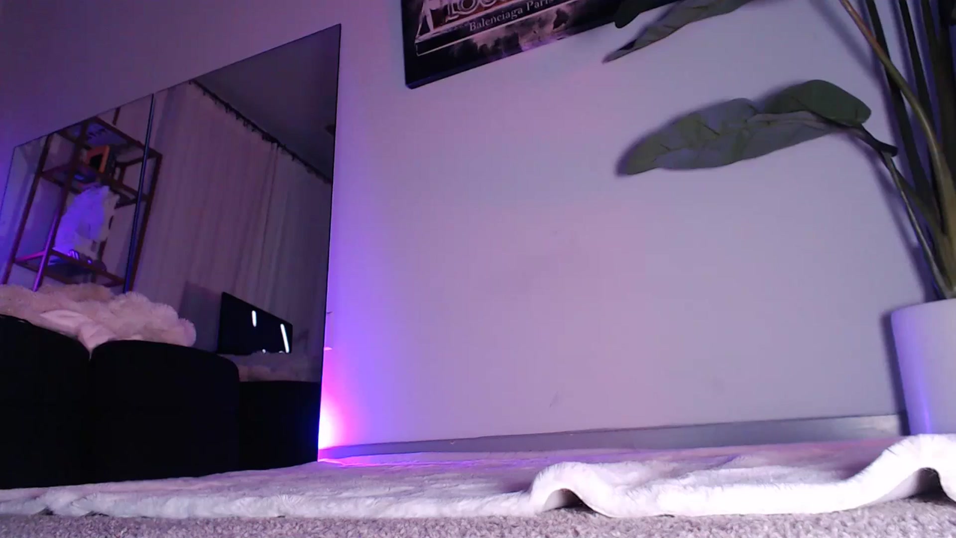 Gallery image thumbnail from Carmen_Bella's myfreecams stream on, 04/12/2025, 04:09 image 16 of 20