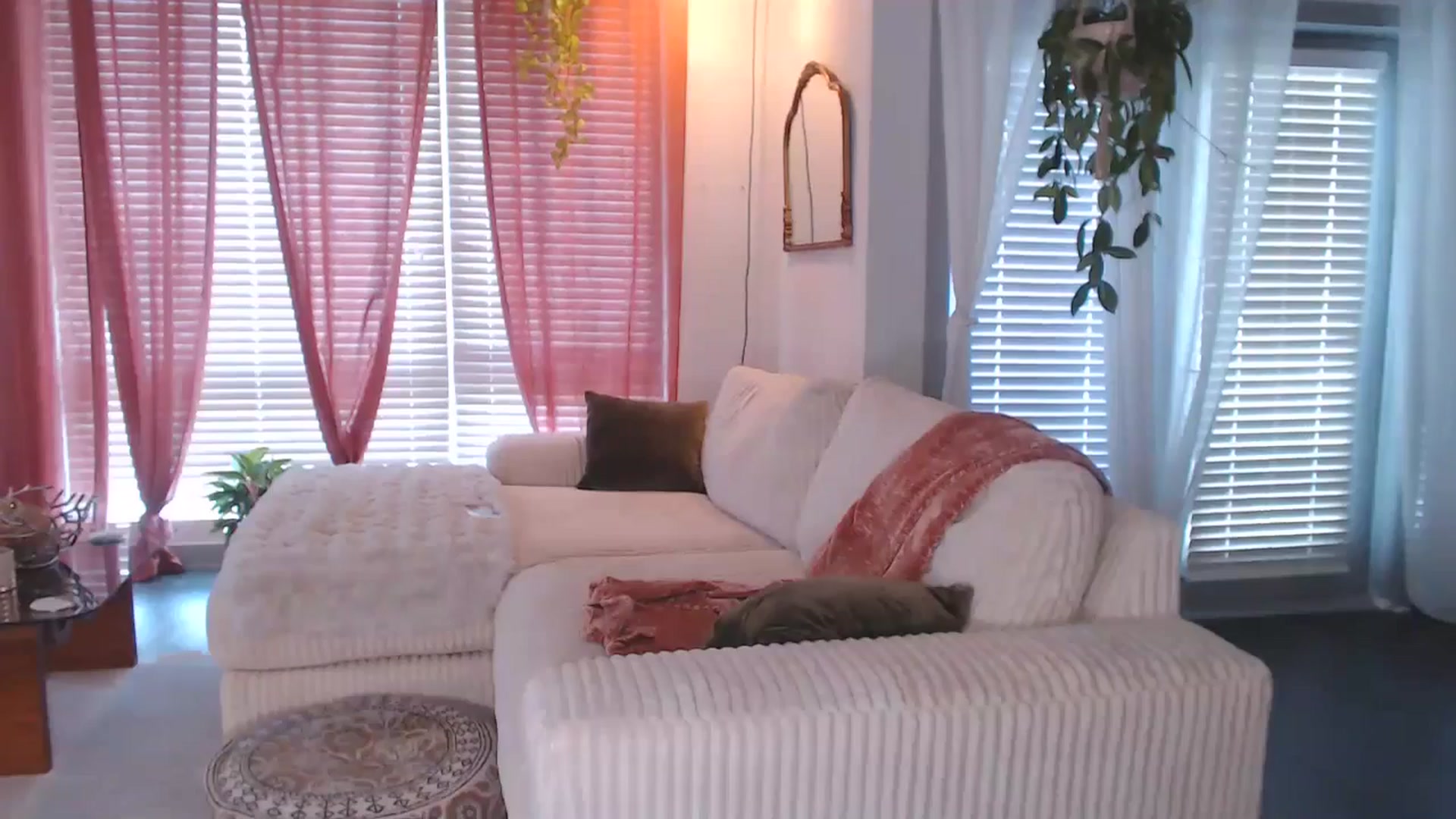 Gallery image thumbnail from Carmen_Bella's myfreecams stream on, 06/09/2025, 23:57 image 14 of 20