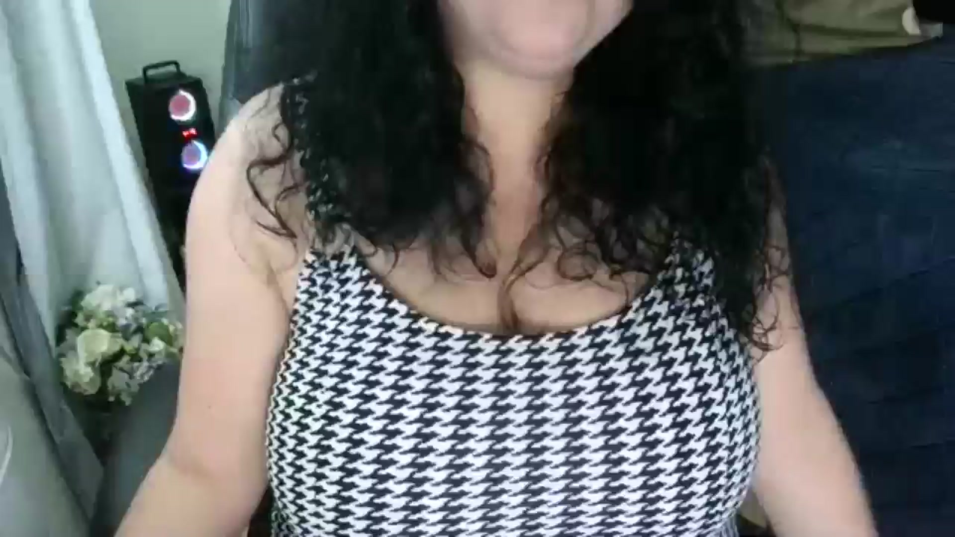 Gallery image thumbnail from CarmillaBlack's myfreecams stream on, 04/20/2025, 15:44 image 10 of 20