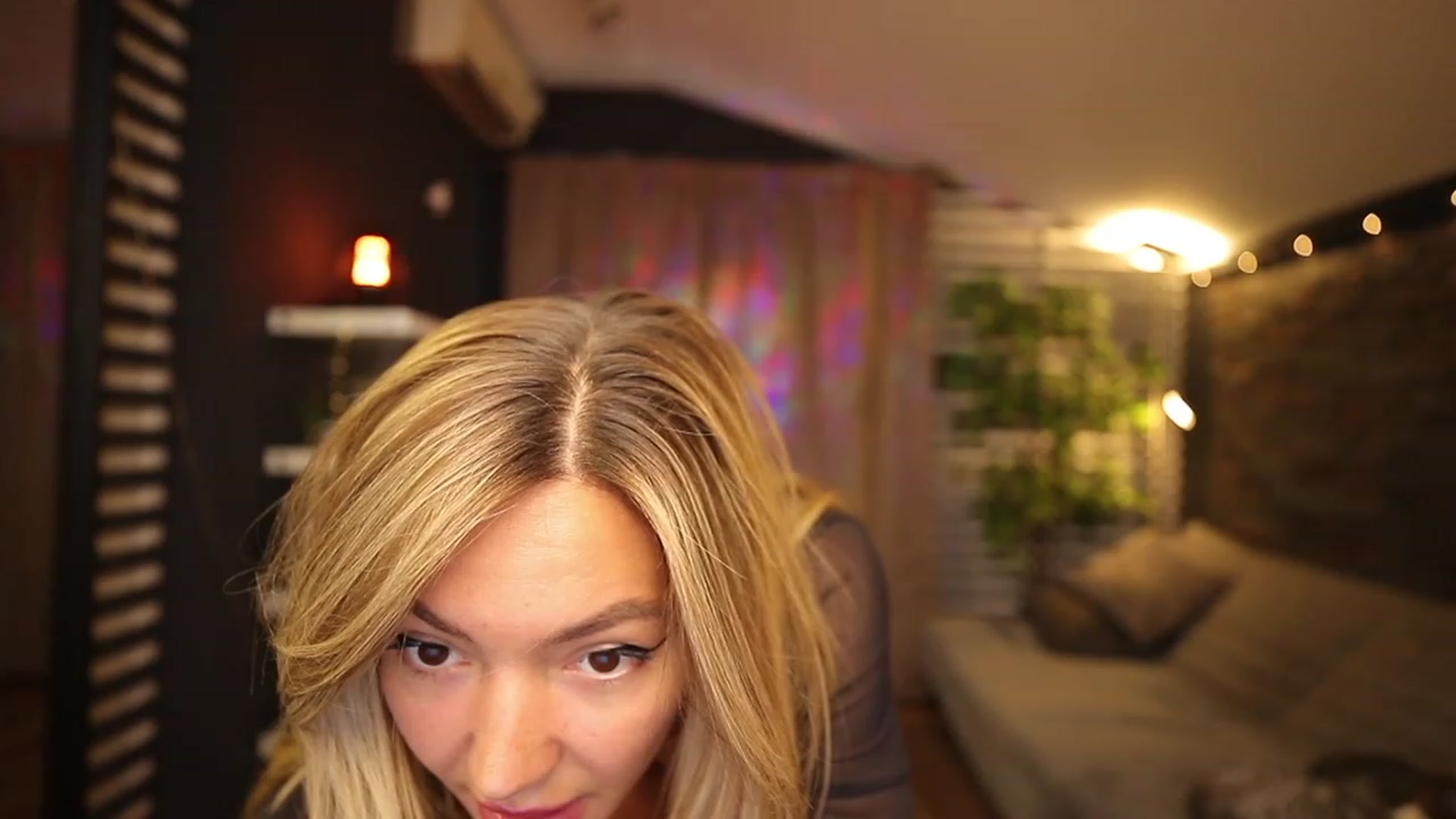 Gallery image thumbnail from Carminahot's myfreecams stream on, 07/31/2023, 15:20 image 12 of 20