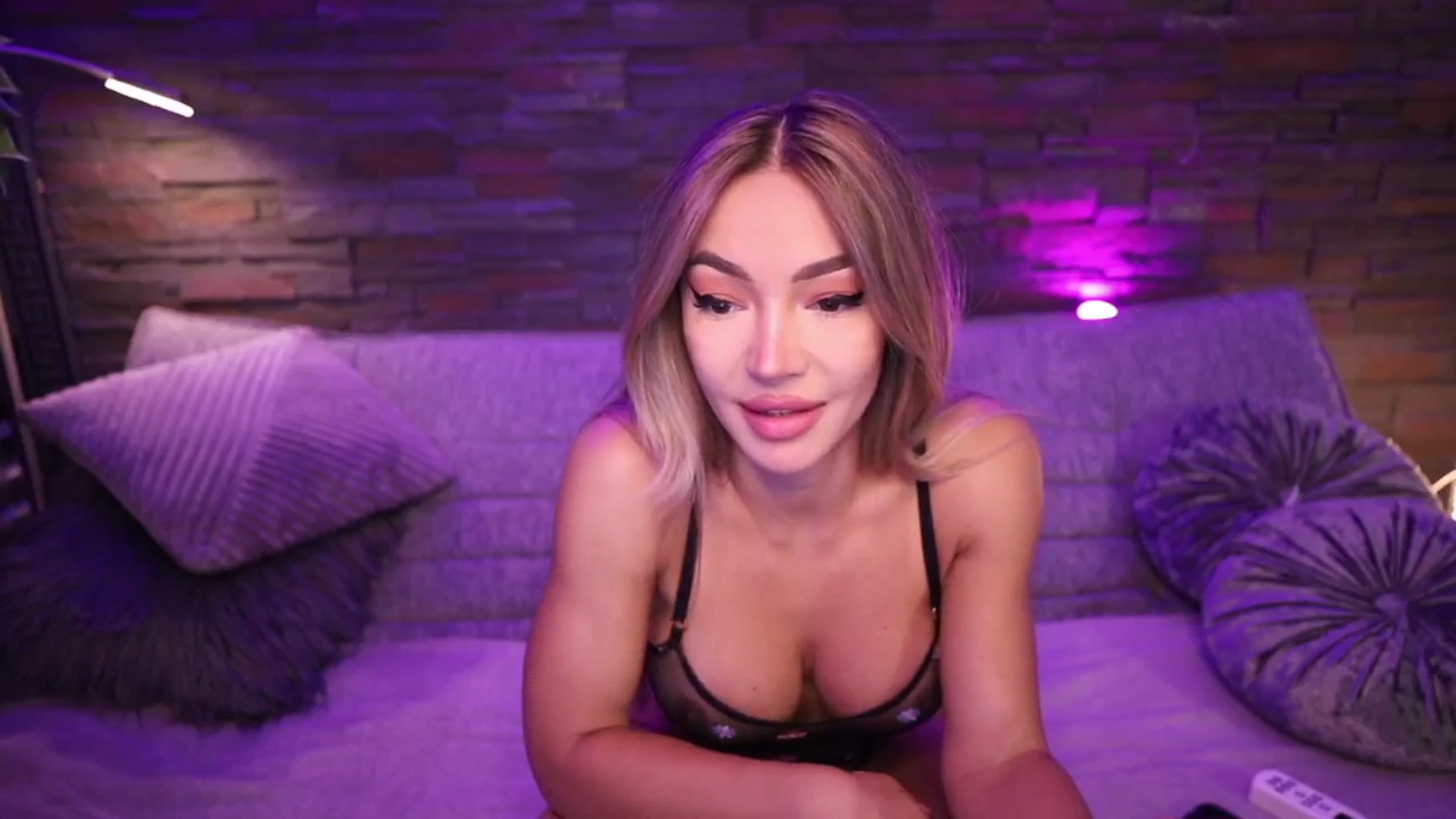Gallery image thumbnail from Carminahot's myfreecams stream on, 08/12/2025, 02:51 image 20 of 20