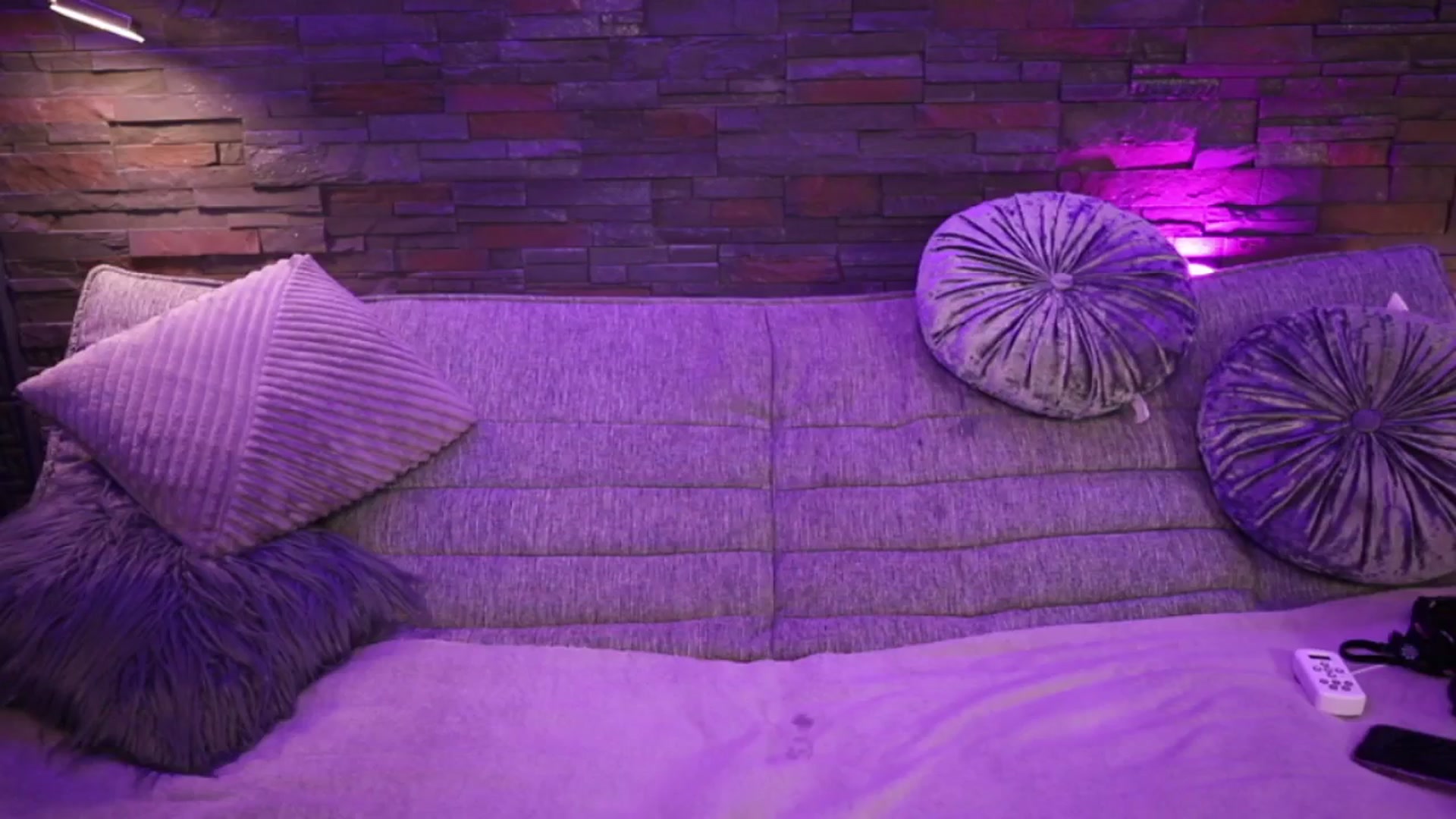 Gallery image thumbnail from Carminahot's myfreecams stream on, 08/12/2025, 02:51 image 6 of 20
