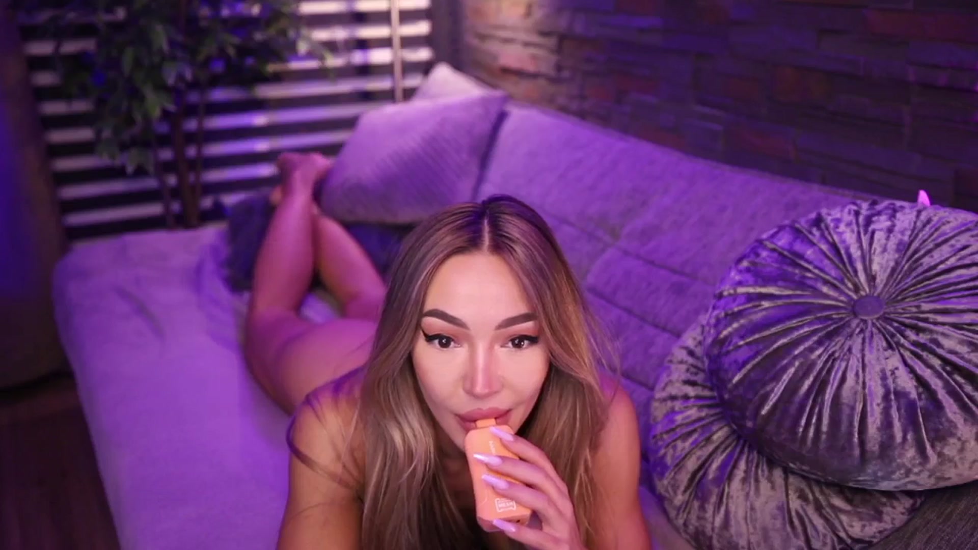 Gallery image thumbnail from Carminahot's myfreecams stream on, 08/12/2025, 02:51 image 16 of 20