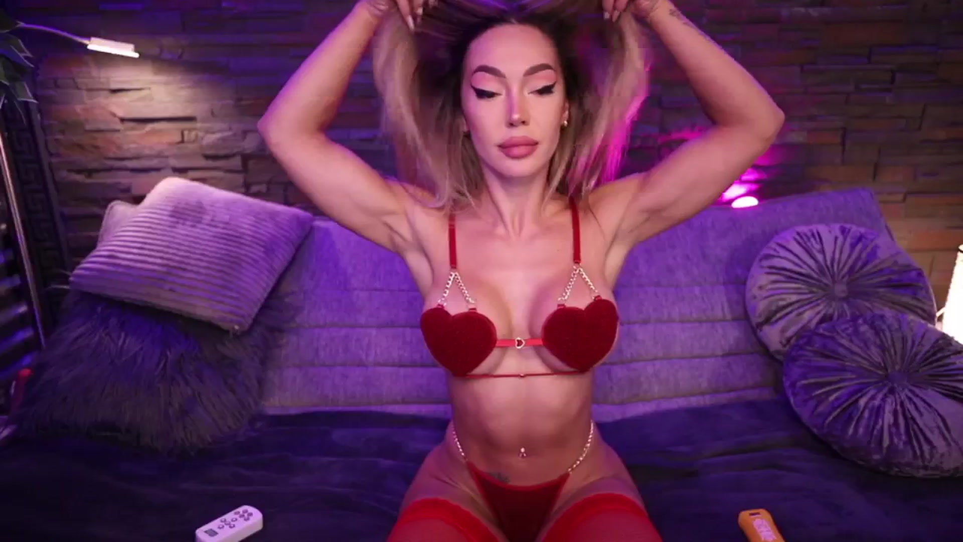 Gallery image thumbnail from Carminahot's myfreecams stream on, 08/24/2025, 05:13 image 12 of 20