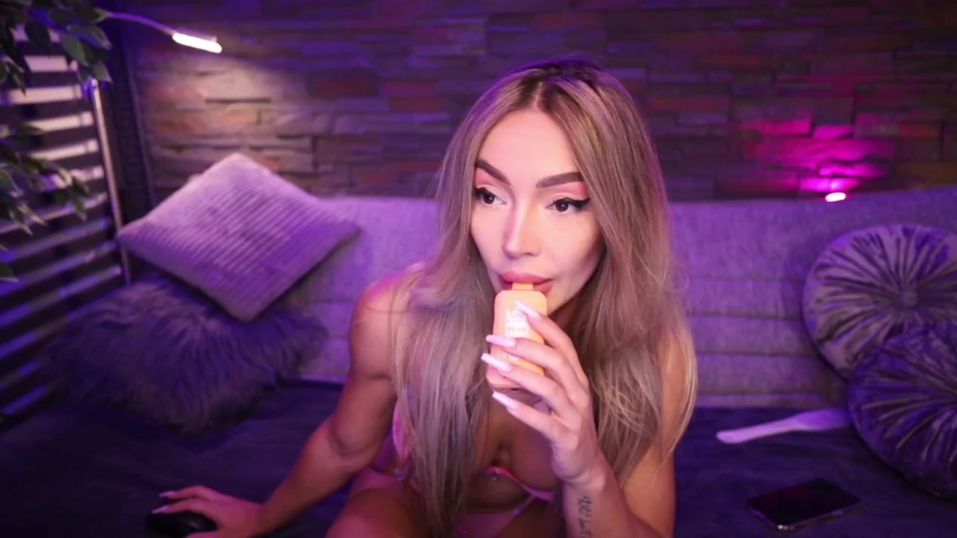 Gallery image thumbnail from Carminahot's myfreecams stream on, 08/25/2025, 02:05 image 3 of 20