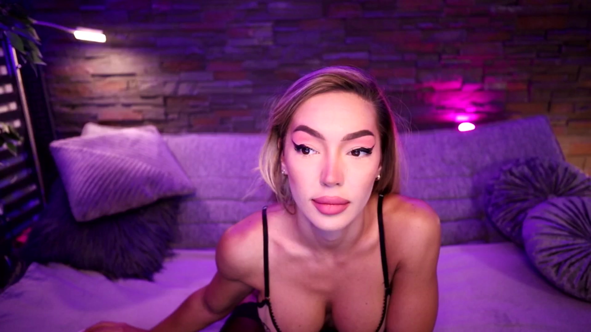 Gallery image thumbnail from Carminahot's myfreecams stream on, 08/29/2025, 01:55 image 2 of 20