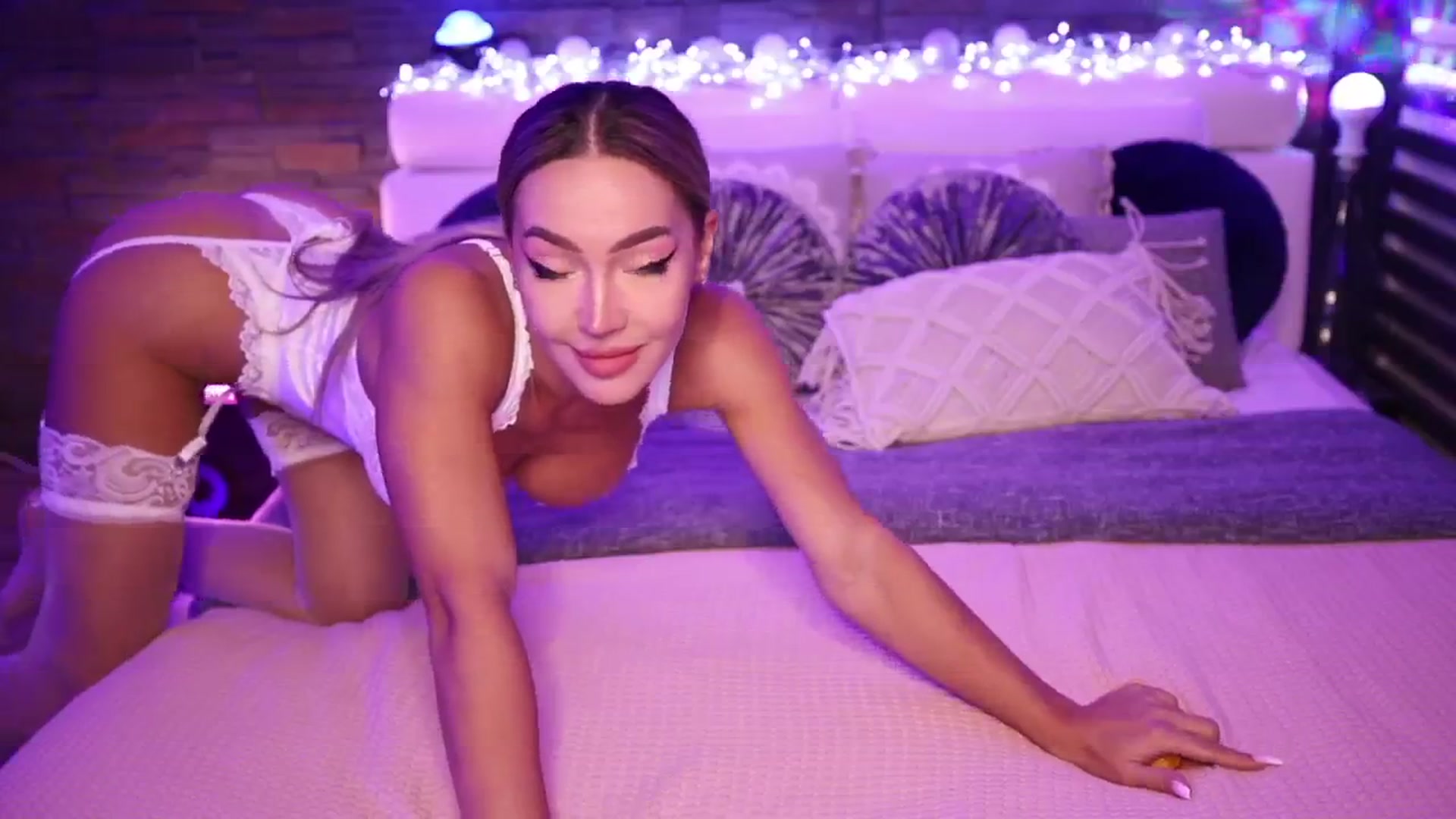 Gallery image thumbnail from Carminahot's myfreecams stream on, 09/01/2025, 04:27 image 12 of 20