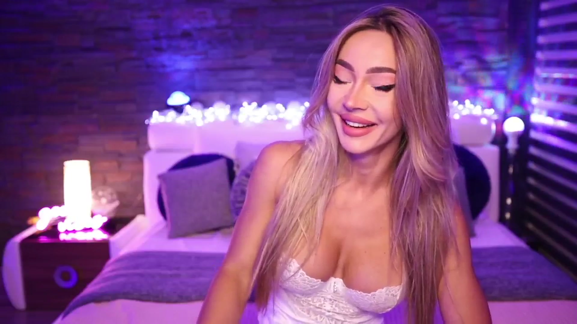 Gallery image thumbnail from Carminahot's myfreecams stream on, 09/01/2025, 05:14 image 2 of 20