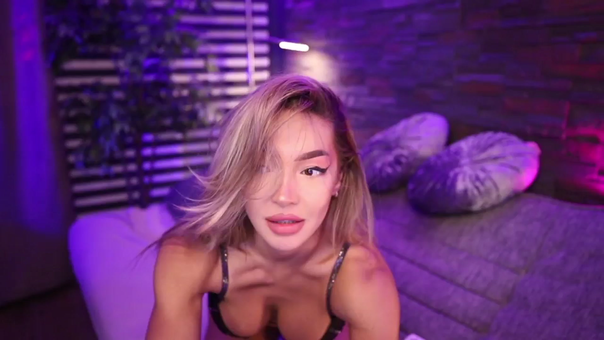 Gallery image thumbnail from Carminahot's myfreecams stream on, 09/07/2025, 03:27 image 20 of 20