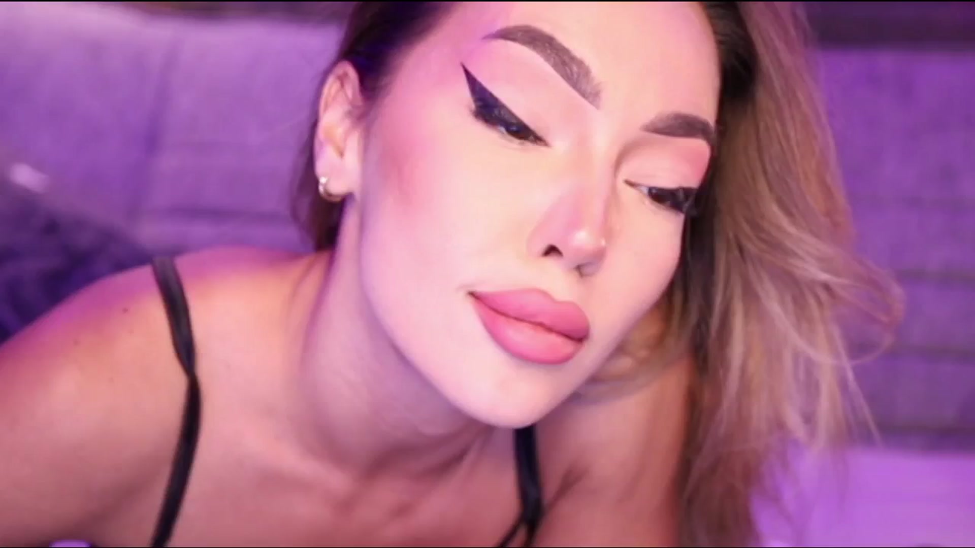 Gallery image thumbnail from Carminahot's myfreecams stream on, 09/08/2025, 03:31 image 4 of 20