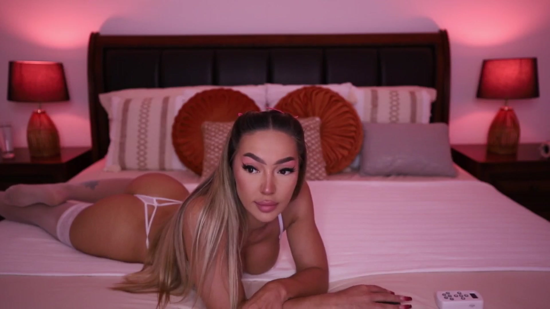 Gallery image thumbnail from Carminahot's myfreecams stream on, 01/05/2026, 24:37 image 11 of 20