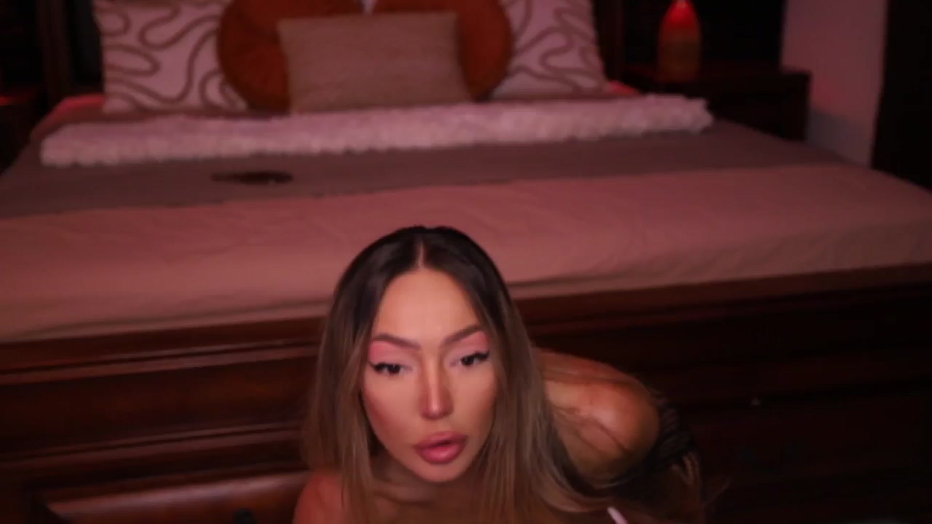 Gallery image thumbnail from Carminahot's myfreecams stream on, 04/13/2026, 03:01 image 6 of 20