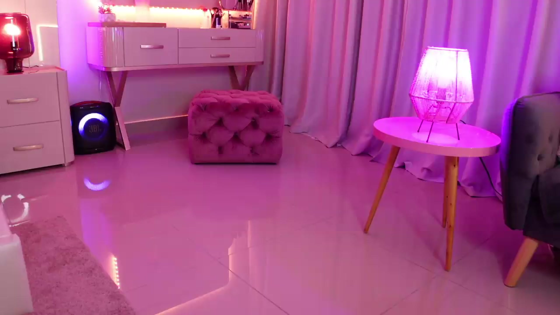 Gallery image thumbnail from Carminahot's myfreecams stream on, 07/17/2026, 02:51 image 9 of 20