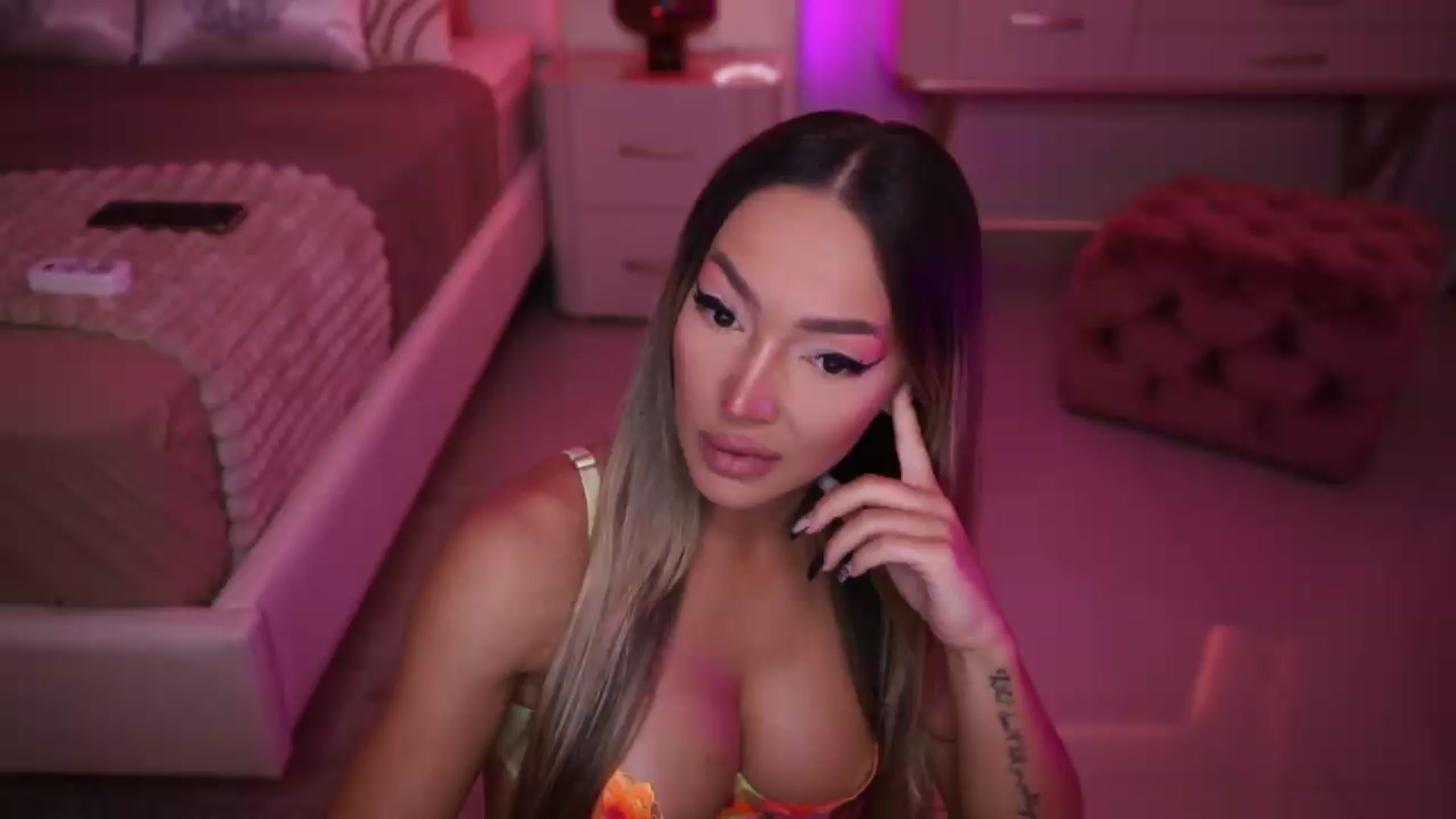Gallery image thumbnail from Carminahot's myfreecams stream on, 07/17/2026, 02:51 image 6 of 20