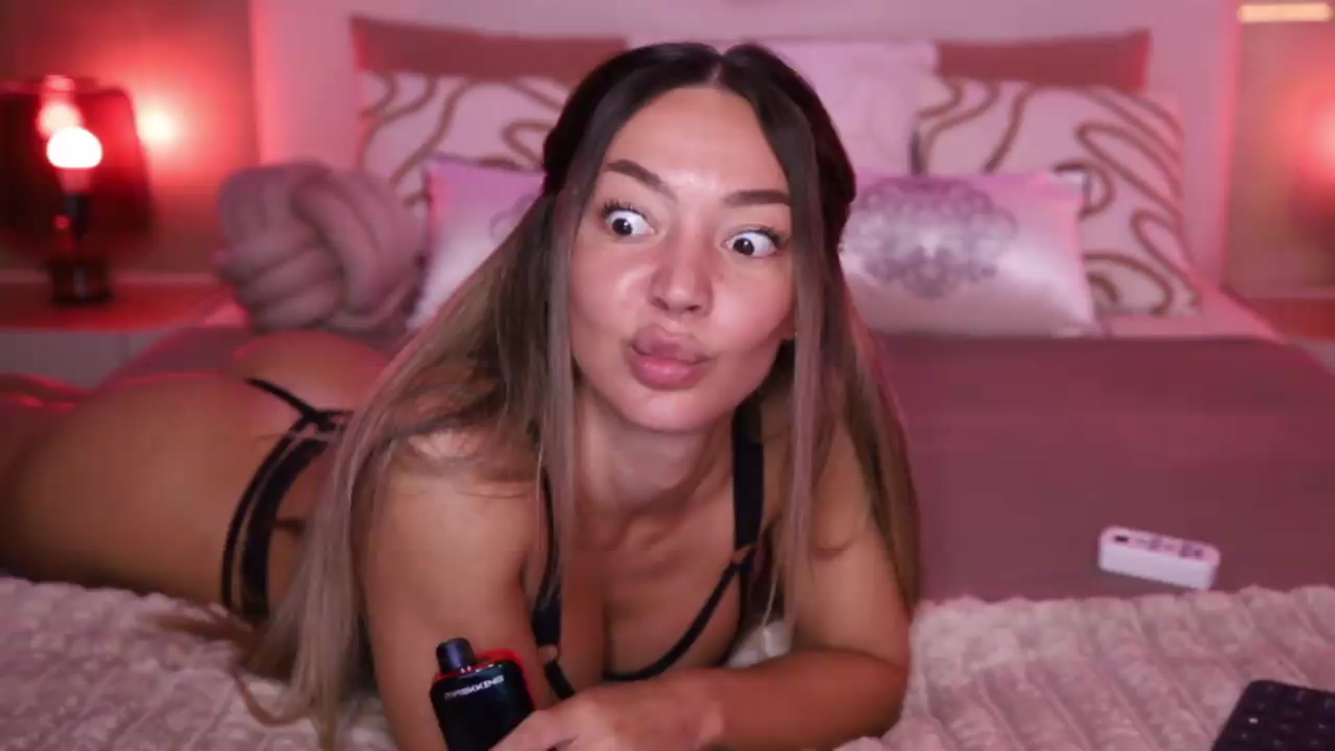 Gallery image thumbnail from Carminahot's myfreecams stream on, 07/20/2026, 03:28 image 8 of 20