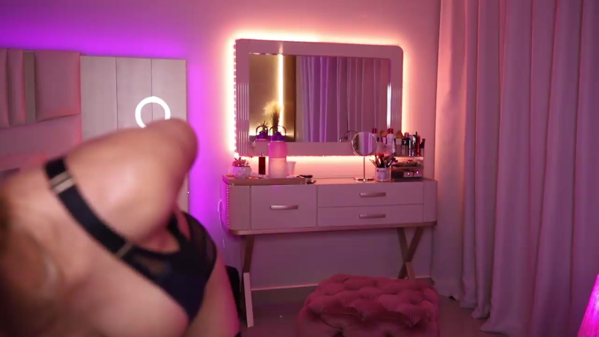 Gallery image thumbnail from Carminahot's myfreecams stream on, 07/27/2026, 01:36 image 18 of 20