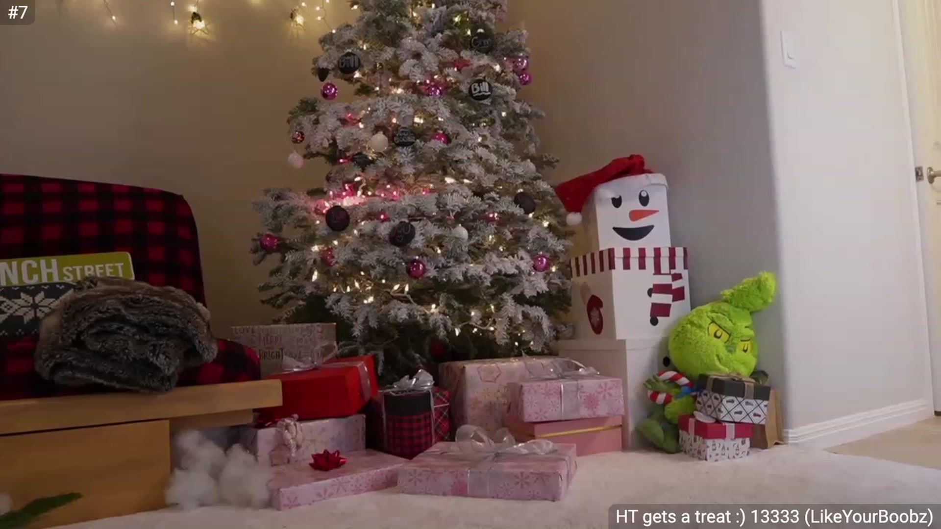 Gallery image thumbnail from Carmsmas's myfreecams stream on, 12/12/2022, 07:49 image 10 of 20