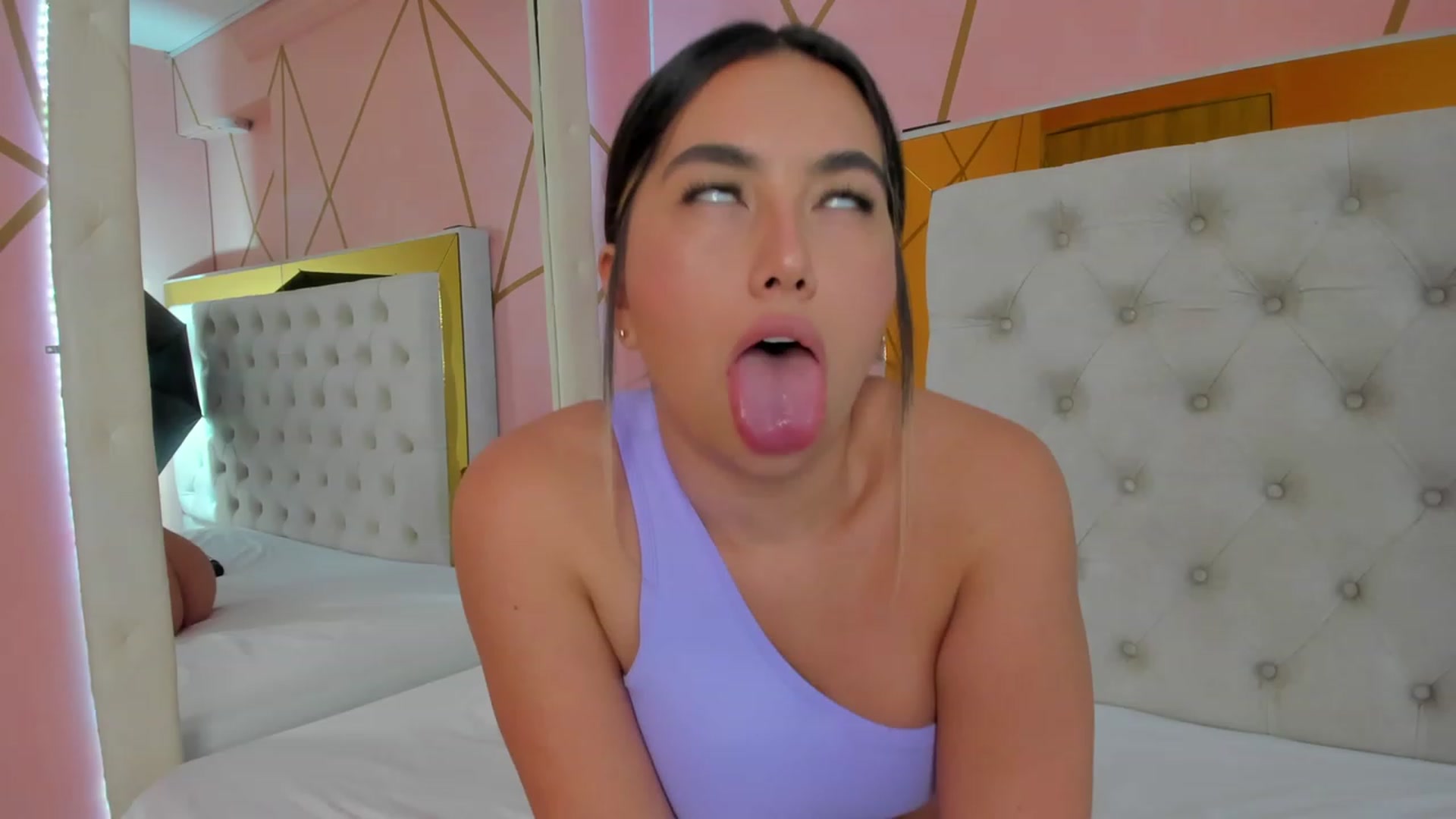 Gallery image thumbnail from Caro_Cano's myfreecams stream on, 11/24/2022, 17:37 image 15 of 20