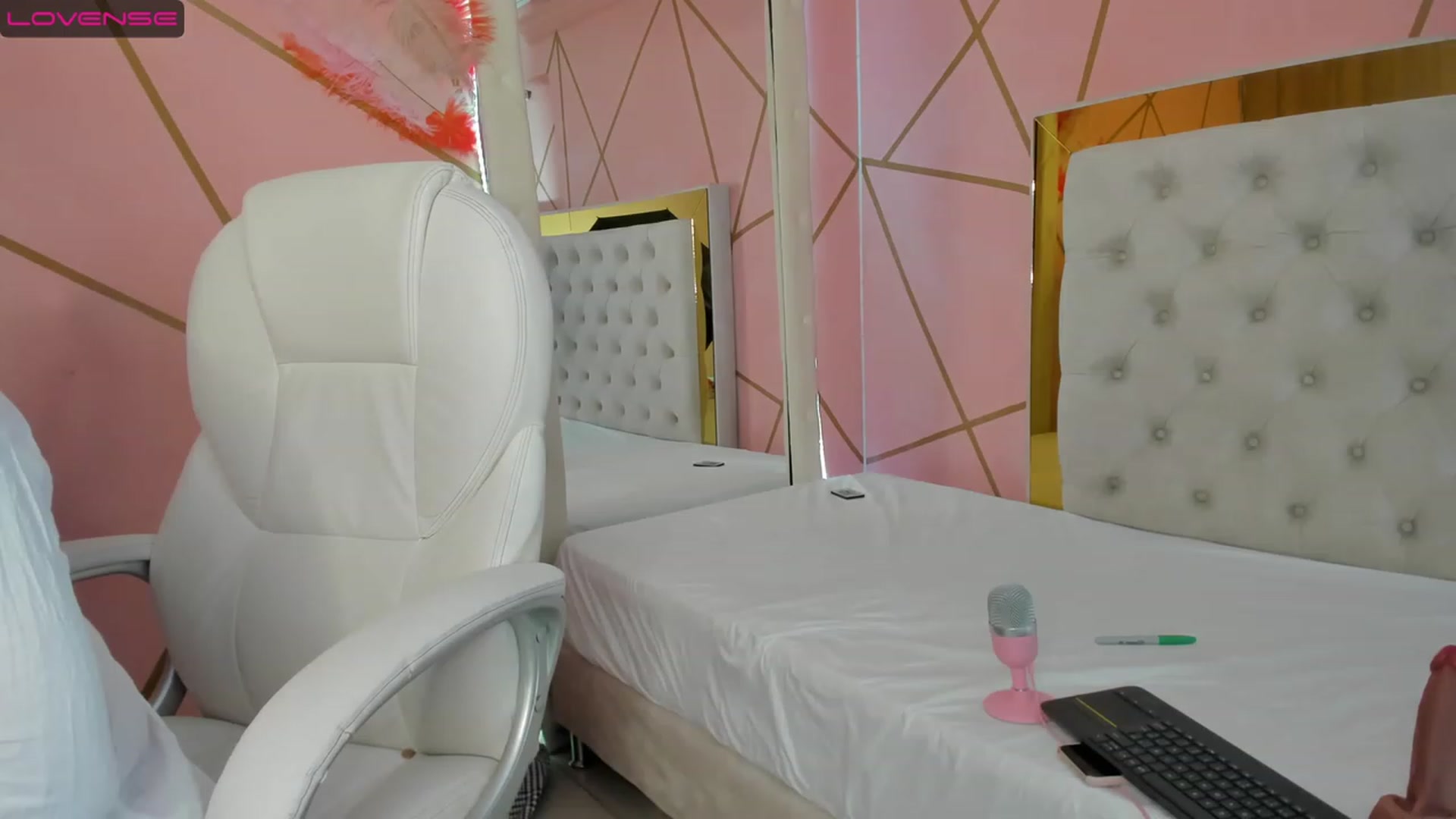 Gallery image thumbnail from Caro_Cano's myfreecams stream on, 11/29/2022, 16:00 image 4 of 20