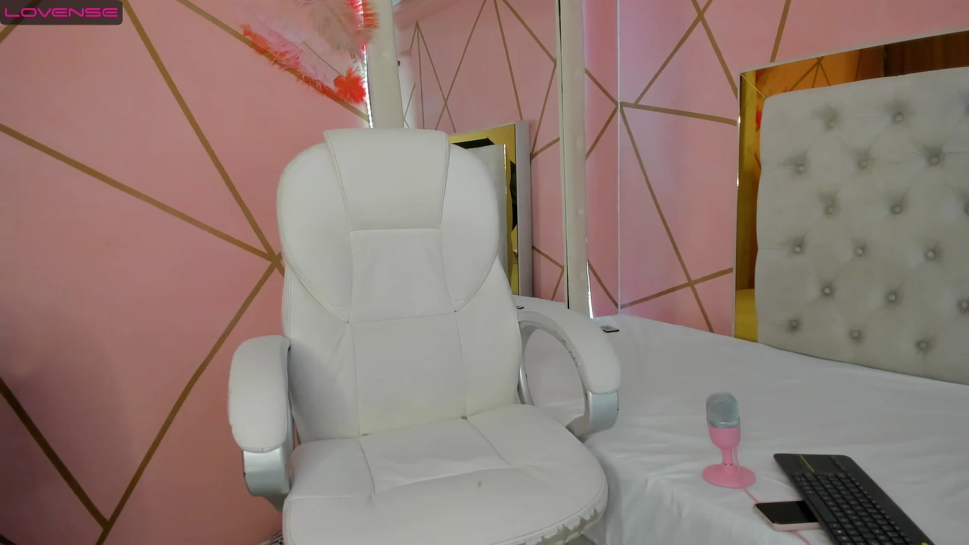 Gallery image thumbnail from Caro_Cano's myfreecams stream on, 11/29/2022, 16:00 image 1 of 20