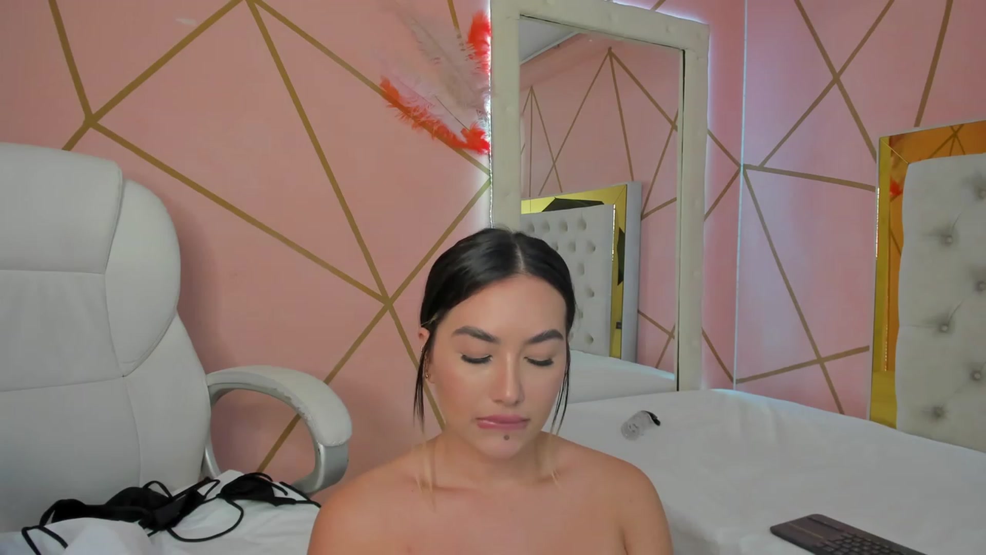 Gallery image thumbnail from Caro_Cano's myfreecams stream on, 12/09/2022, 17:13 image 16 of 20