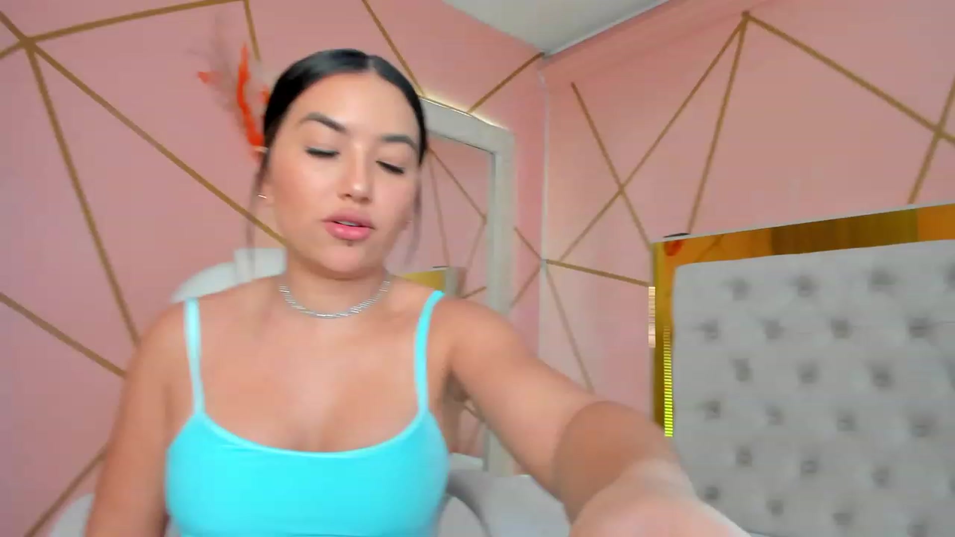 Gallery image thumbnail from Caro_Cano's myfreecams stream on, 12/19/2022, 18:33 image 5 of 20