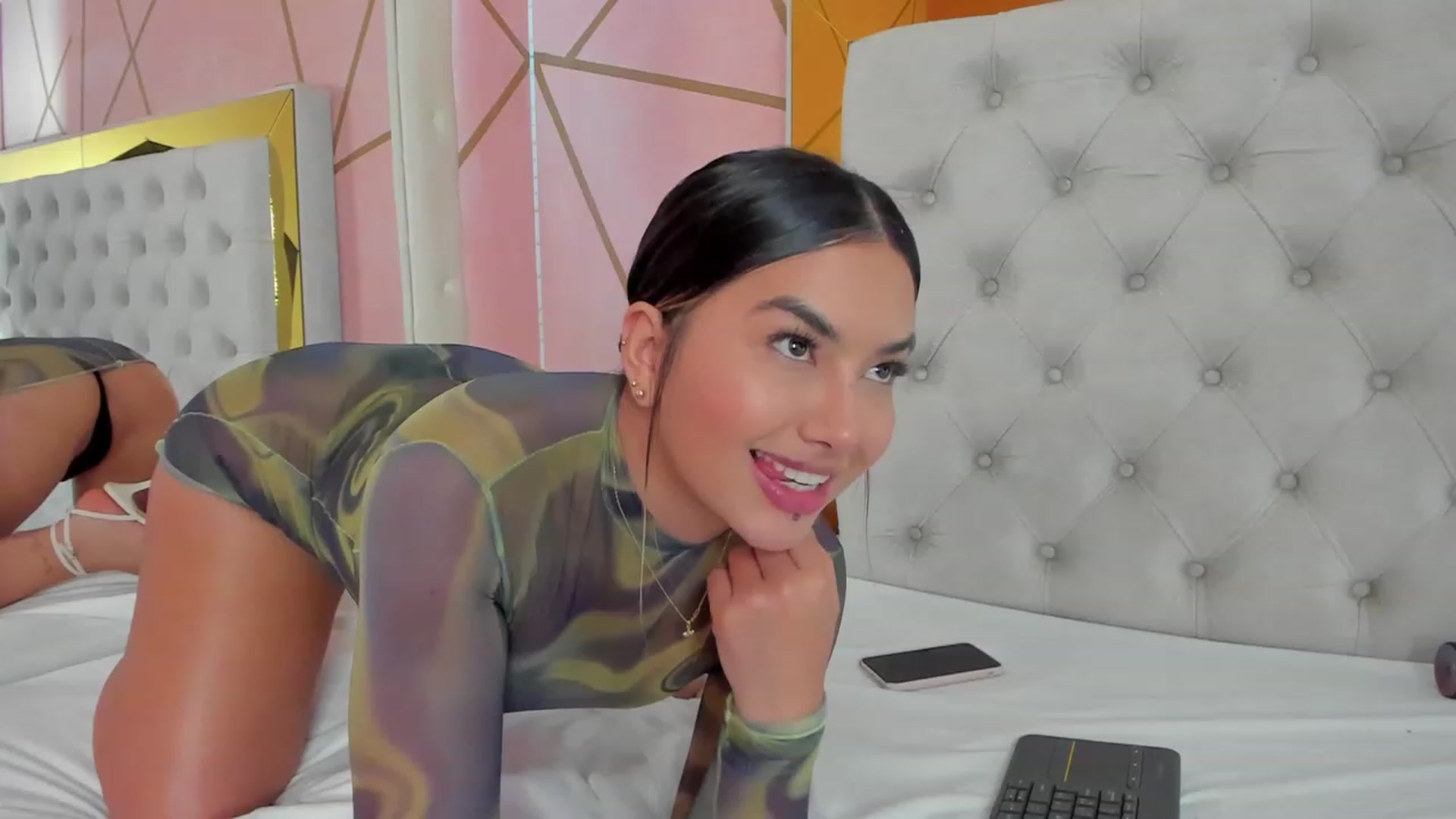 Gallery image thumbnail from Caro_Cano's myfreecams stream on, 12/26/2022, 22:13 image 12 of 20