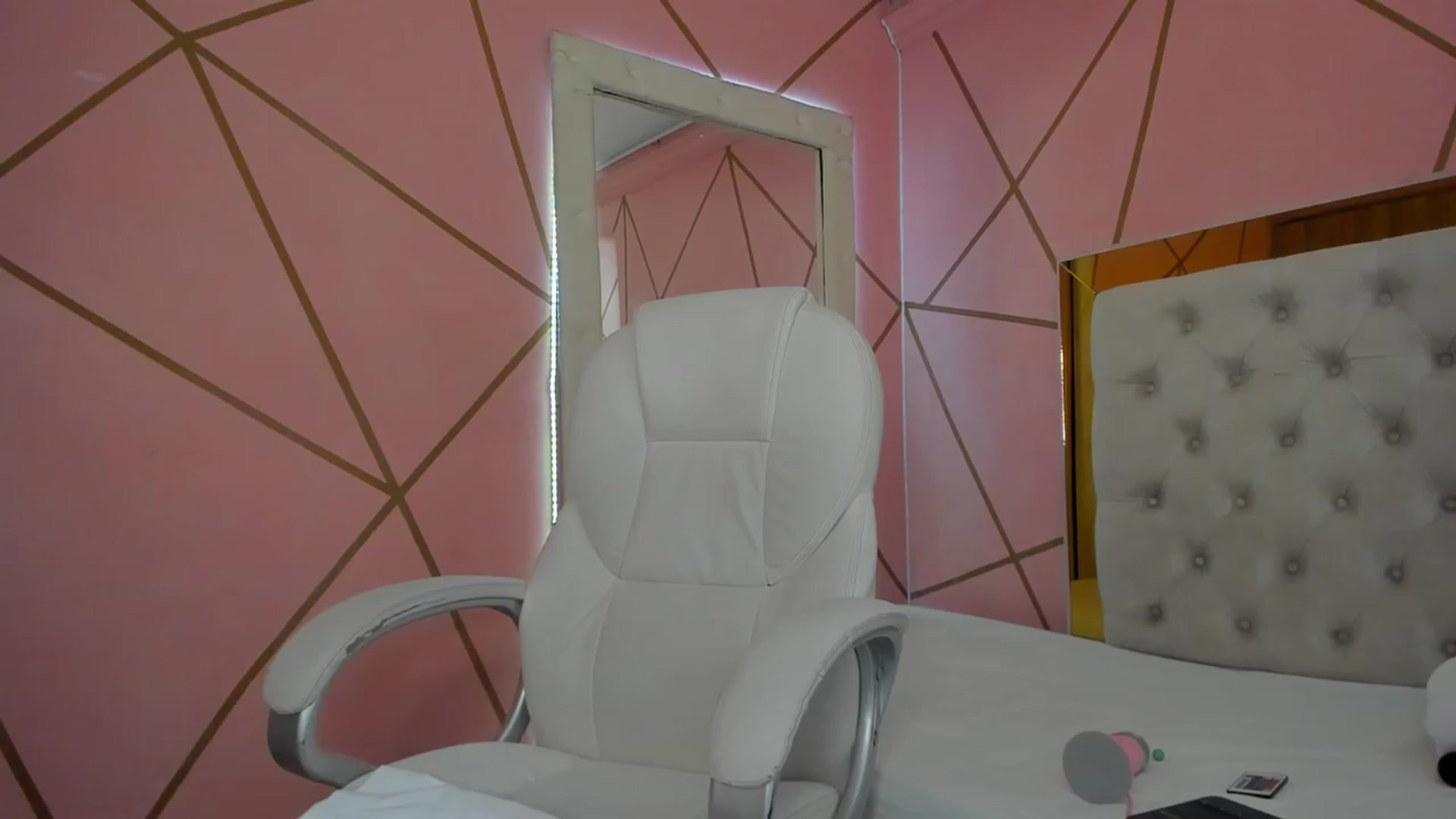 Gallery image thumbnail from Caro_Cano's myfreecams stream on, 12/27/2022, 16:48 image 15 of 20