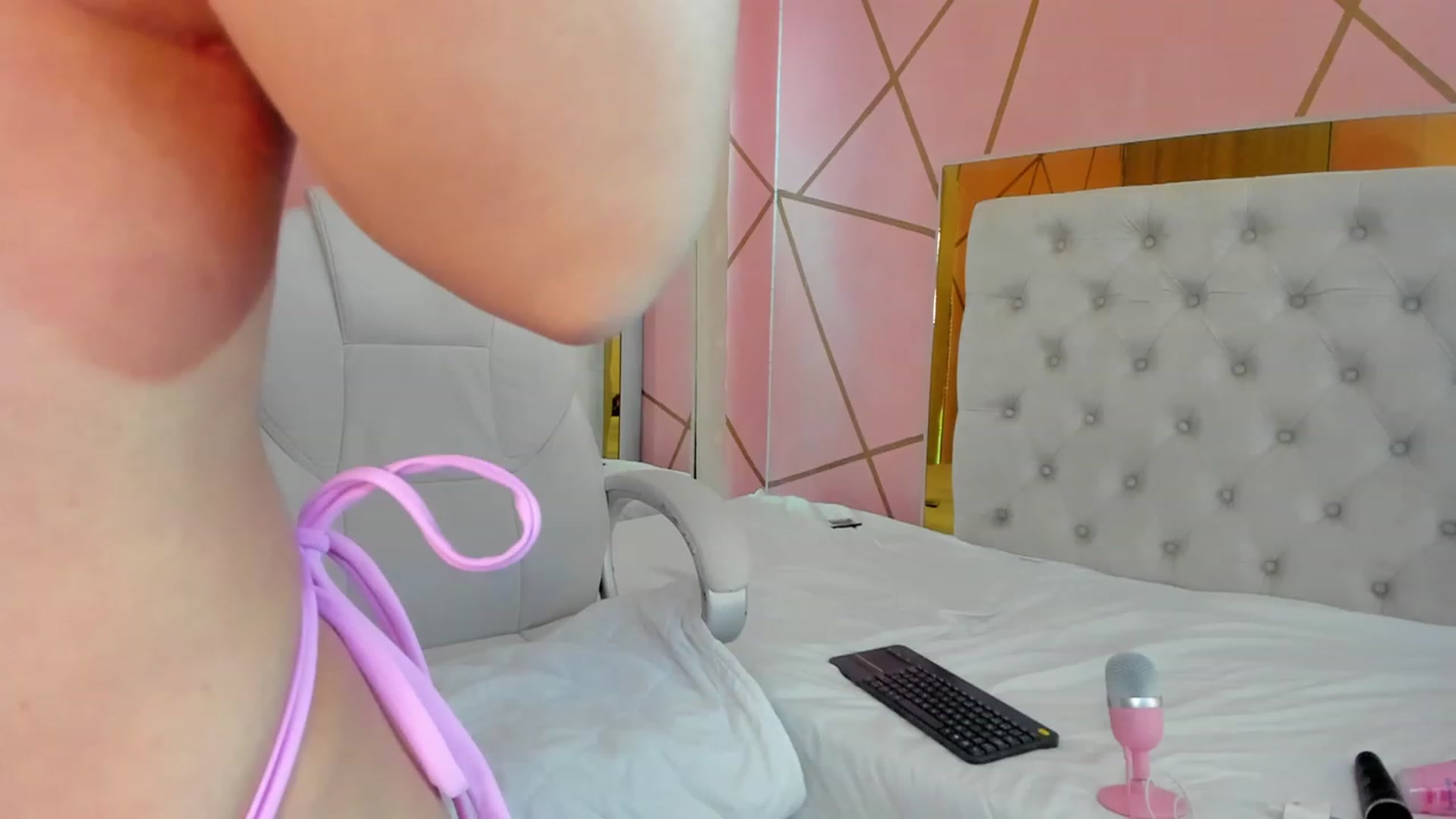 Gallery image thumbnail from Caro_Cano's myfreecams stream on, 12/29/2022, 18:22 image 6 of 20