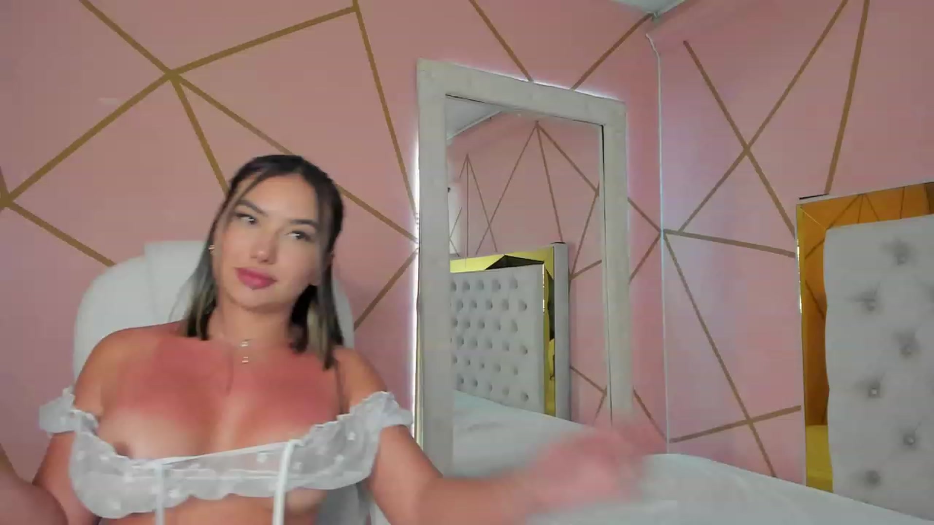 Gallery image thumbnail from Caro_Cano's myfreecams stream on, 01/03/2023, 17:52 image 7 of 20