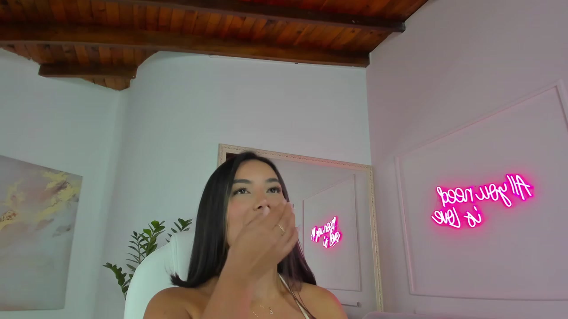 Gallery image thumbnail from Caro_Cano's myfreecams stream on, 01/18/2023, 17:48 image 5 of 20