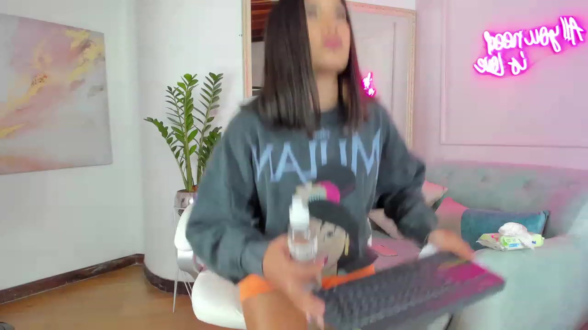 Gallery image thumbnail from Caro_Cano's myfreecams stream on, 01/18/2023, 20:13 image 20 of 20
