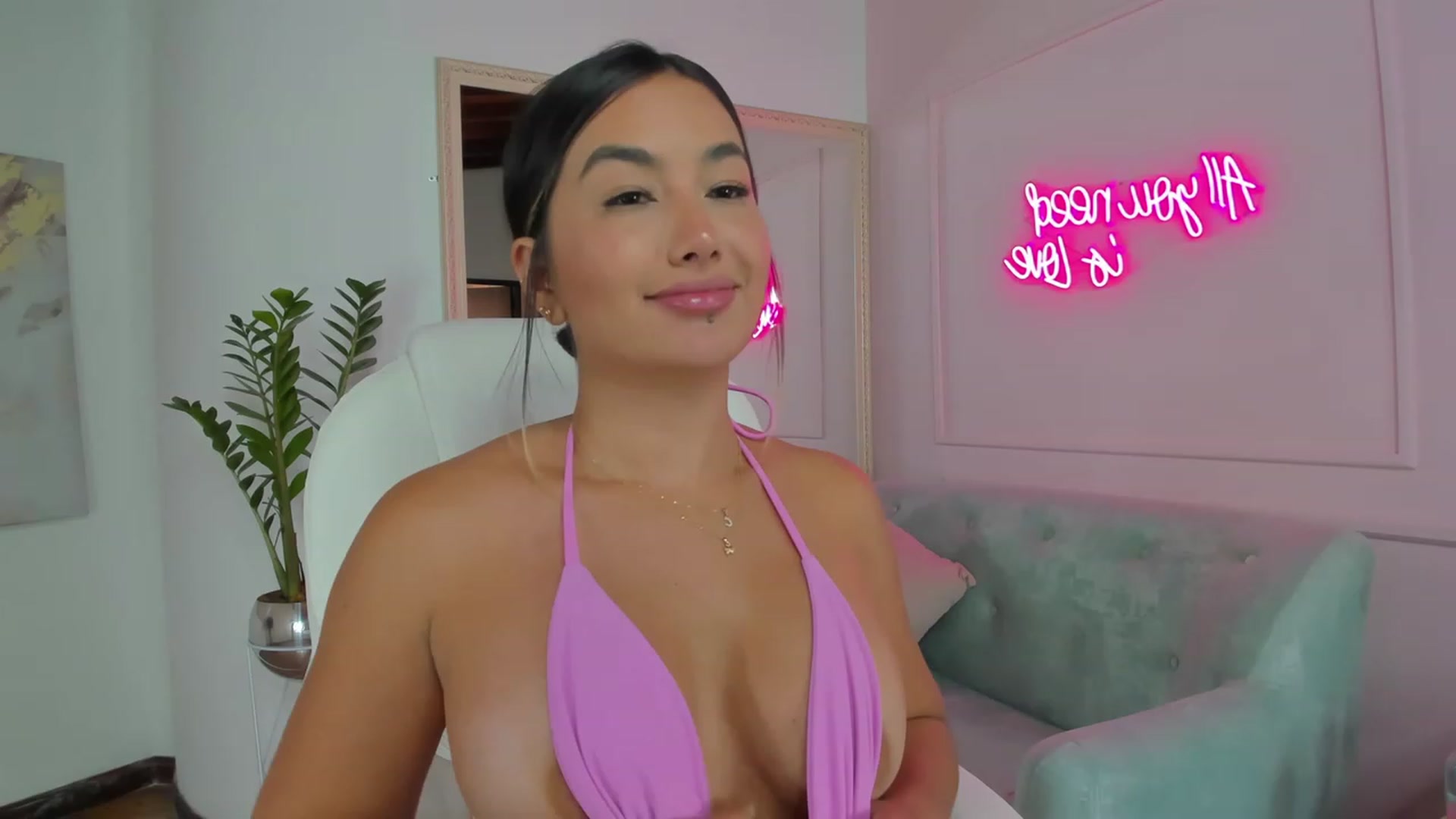 Gallery image thumbnail from Caro_Cano's myfreecams stream on, 01/19/2023, 14:15 image 6 of 20