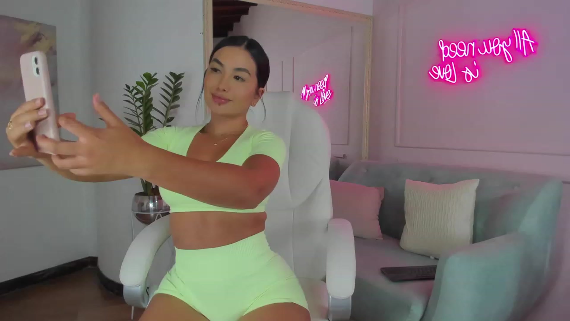 Gallery image thumbnail from Caro_Cano's myfreecams stream on, 01/20/2023, 19:41 image 3 of 20