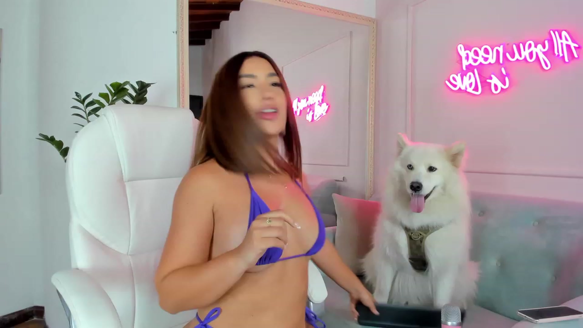 Gallery image thumbnail from Caro_Cano's myfreecams stream on, 02/02/2023, 18:29 image 2 of 20