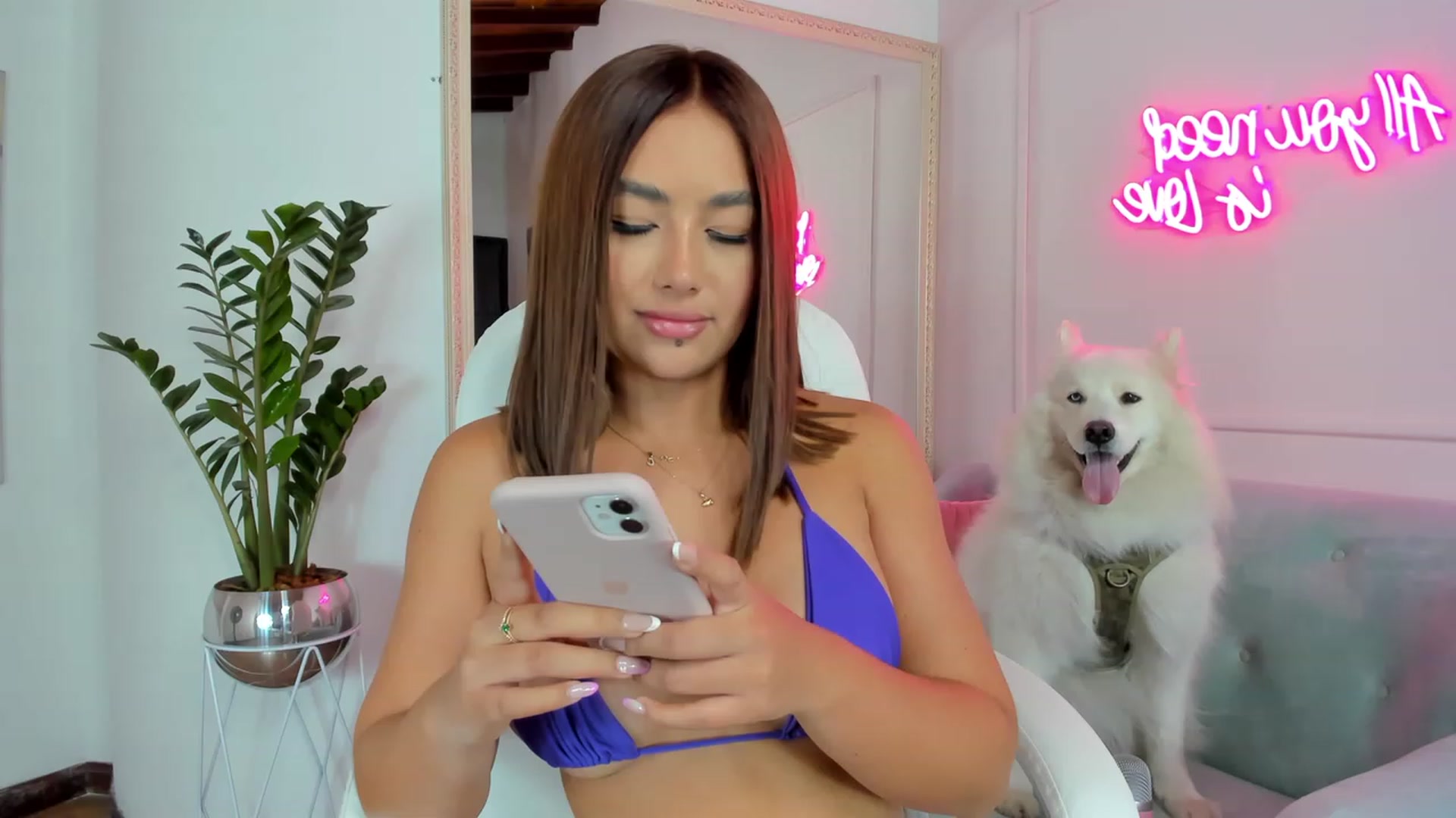 Gallery image thumbnail from Caro_Cano's myfreecams stream on, 02/02/2023, 18:29 image 3 of 20