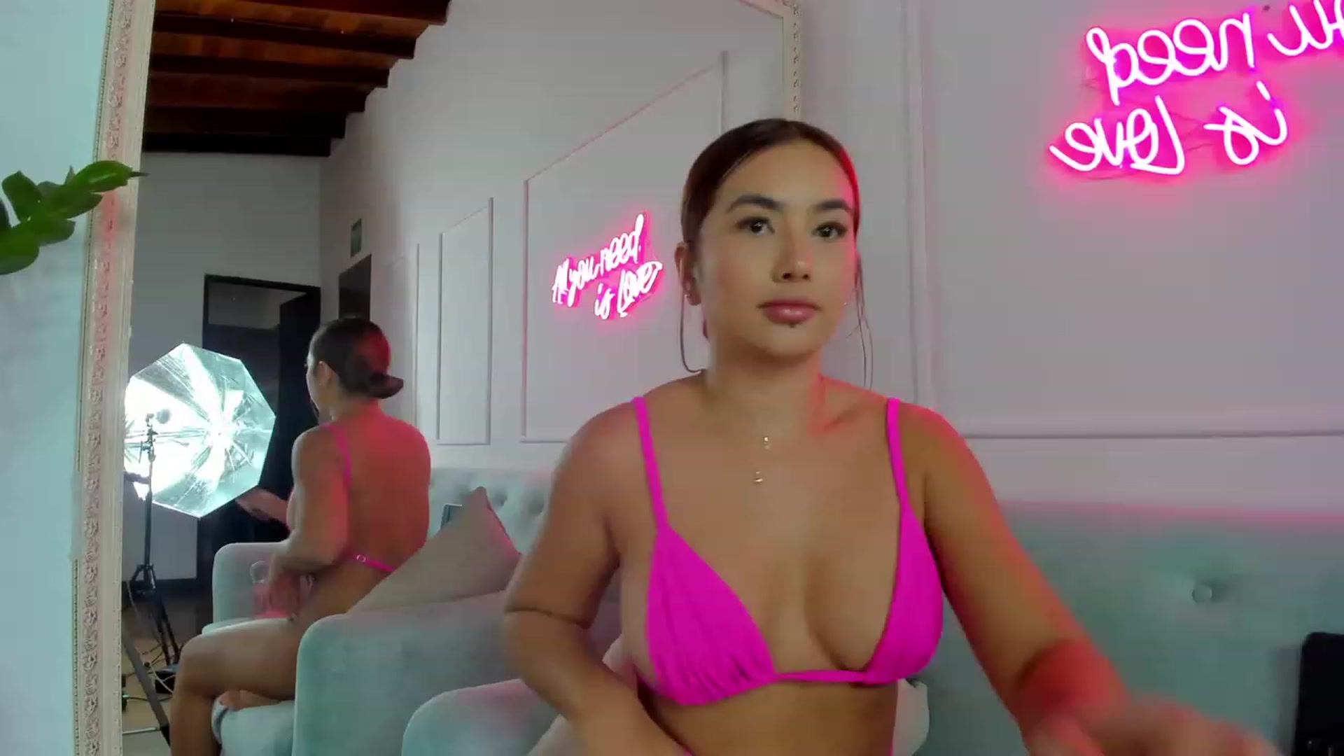 Gallery image thumbnail from Caro_Cano's myfreecams stream on, 02/12/2023, 16:01 image 1 of 20