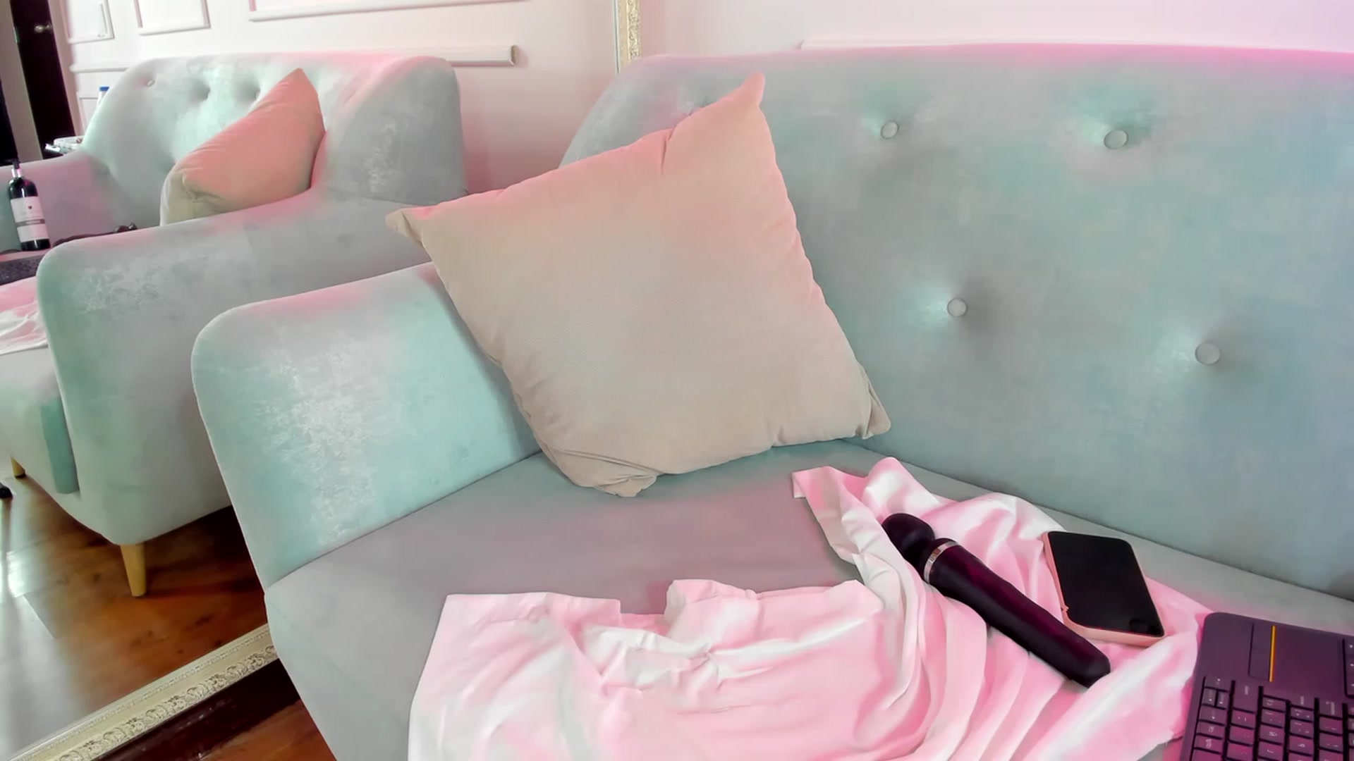 Gallery image thumbnail from Caro_Cano's myfreecams stream on, 02/19/2023, 18:26 image 17 of 20