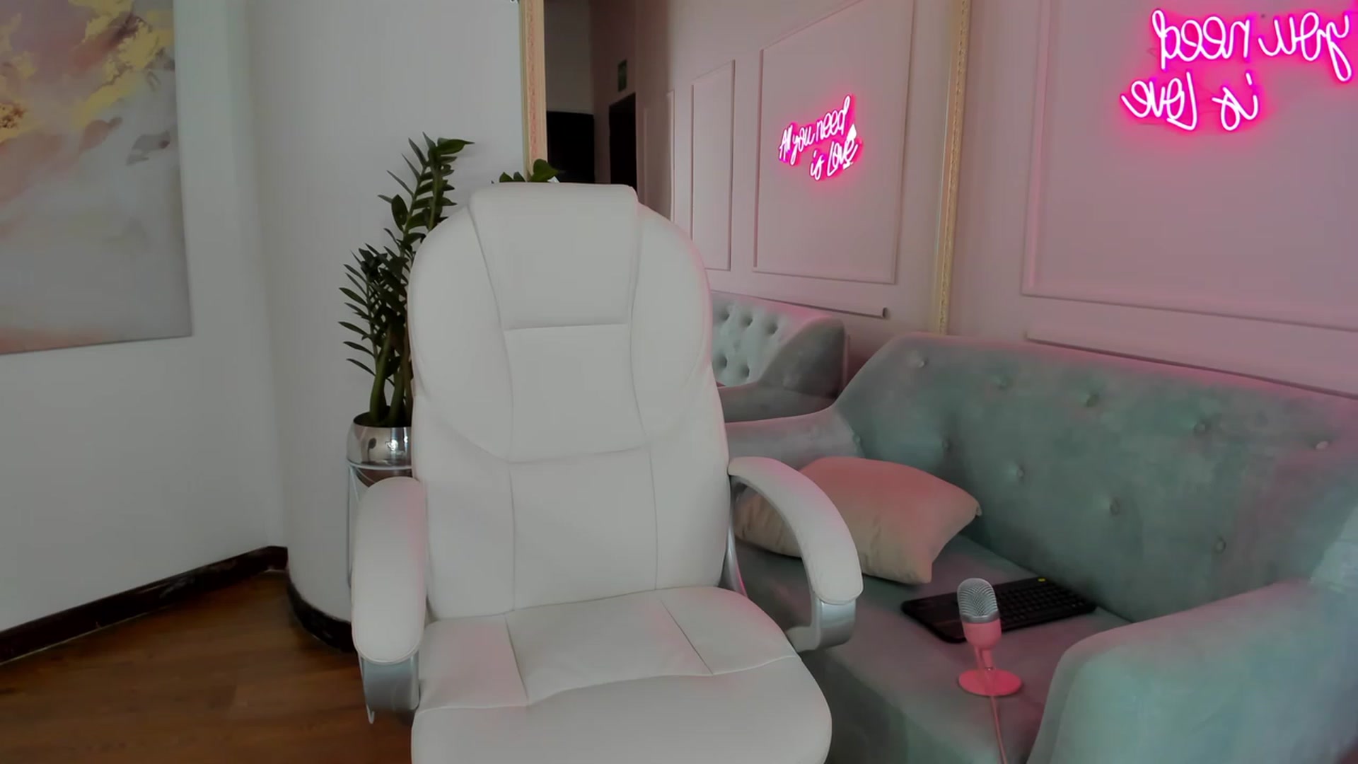 Gallery image thumbnail from Caro_Cano's myfreecams stream on, 02/23/2023, 16:30 image 8 of 20