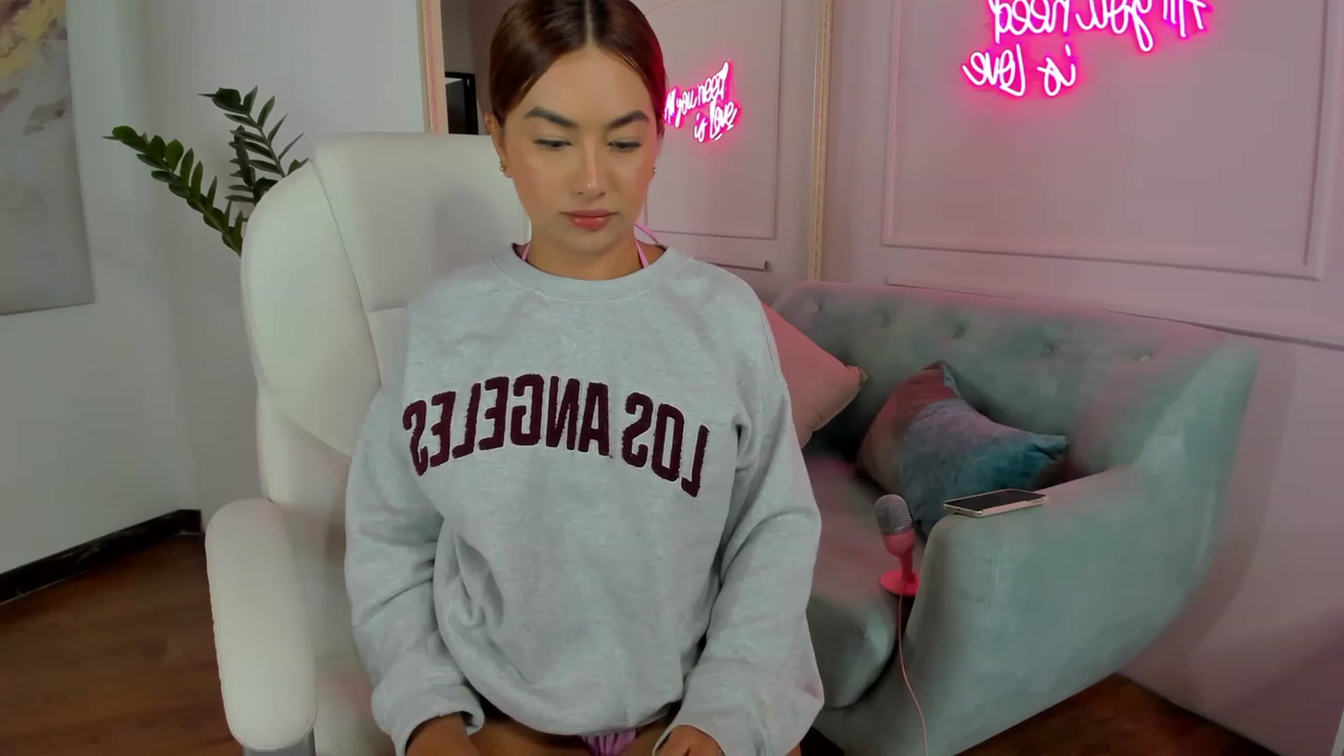 Gallery image thumbnail from Caro_Cano's myfreecams stream on, 03/11/2023, 14:48 image 6 of 20