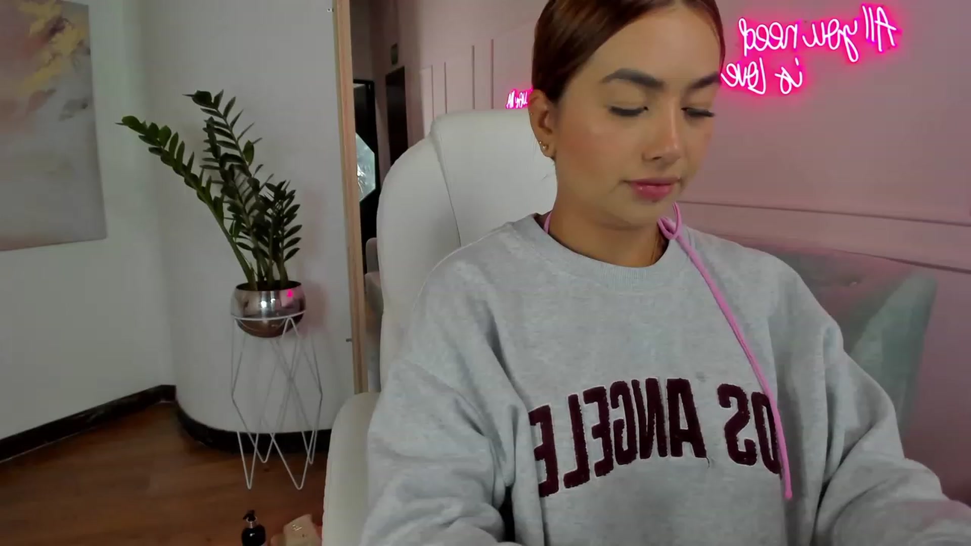 Gallery image thumbnail from Caro_Cano's myfreecams stream on, 03/11/2023, 16:49 image 5 of 20