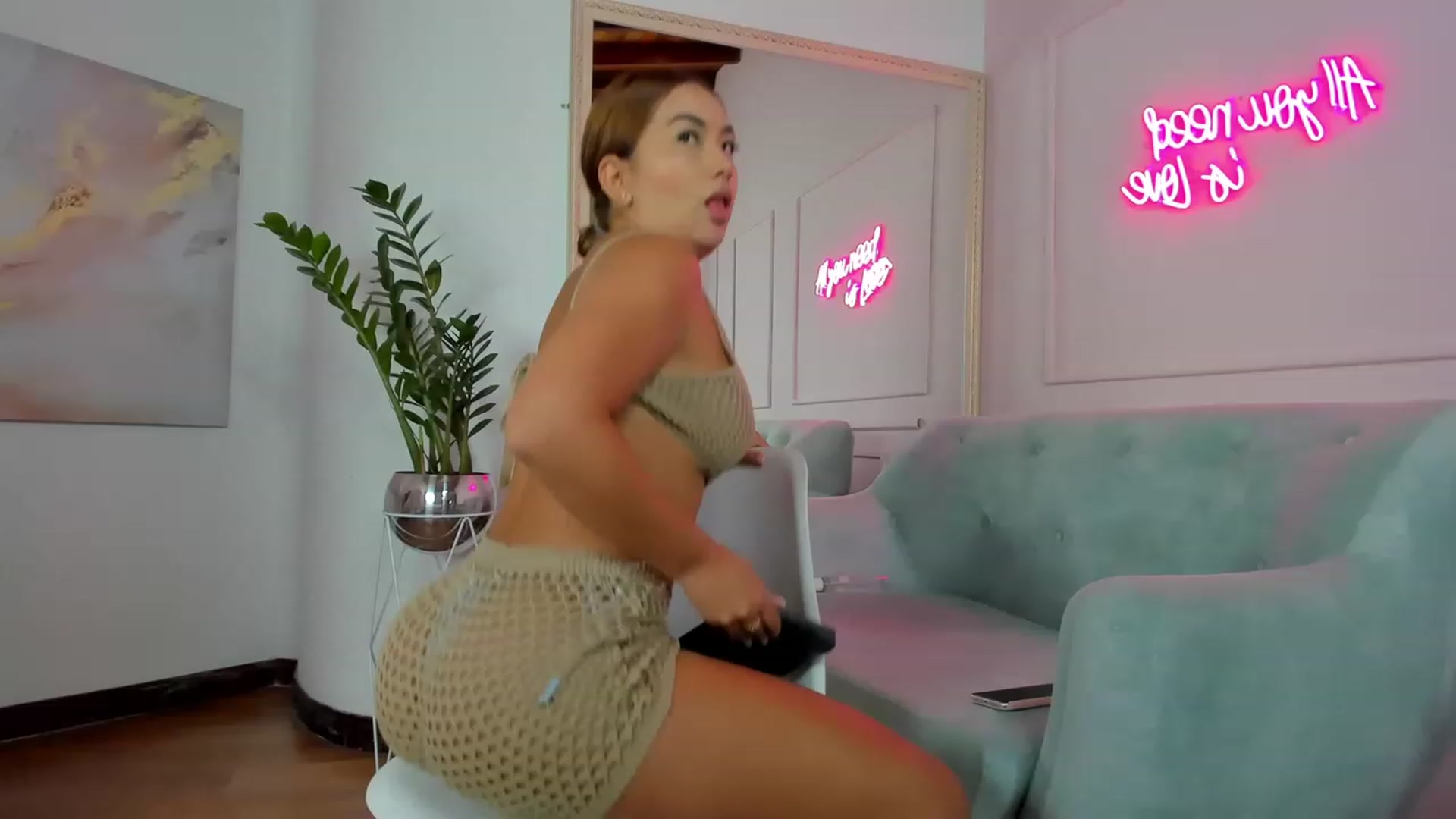 Gallery image thumbnail from Caro_Cano's myfreecams stream on, 03/13/2023, 18:39 image 2 of 20