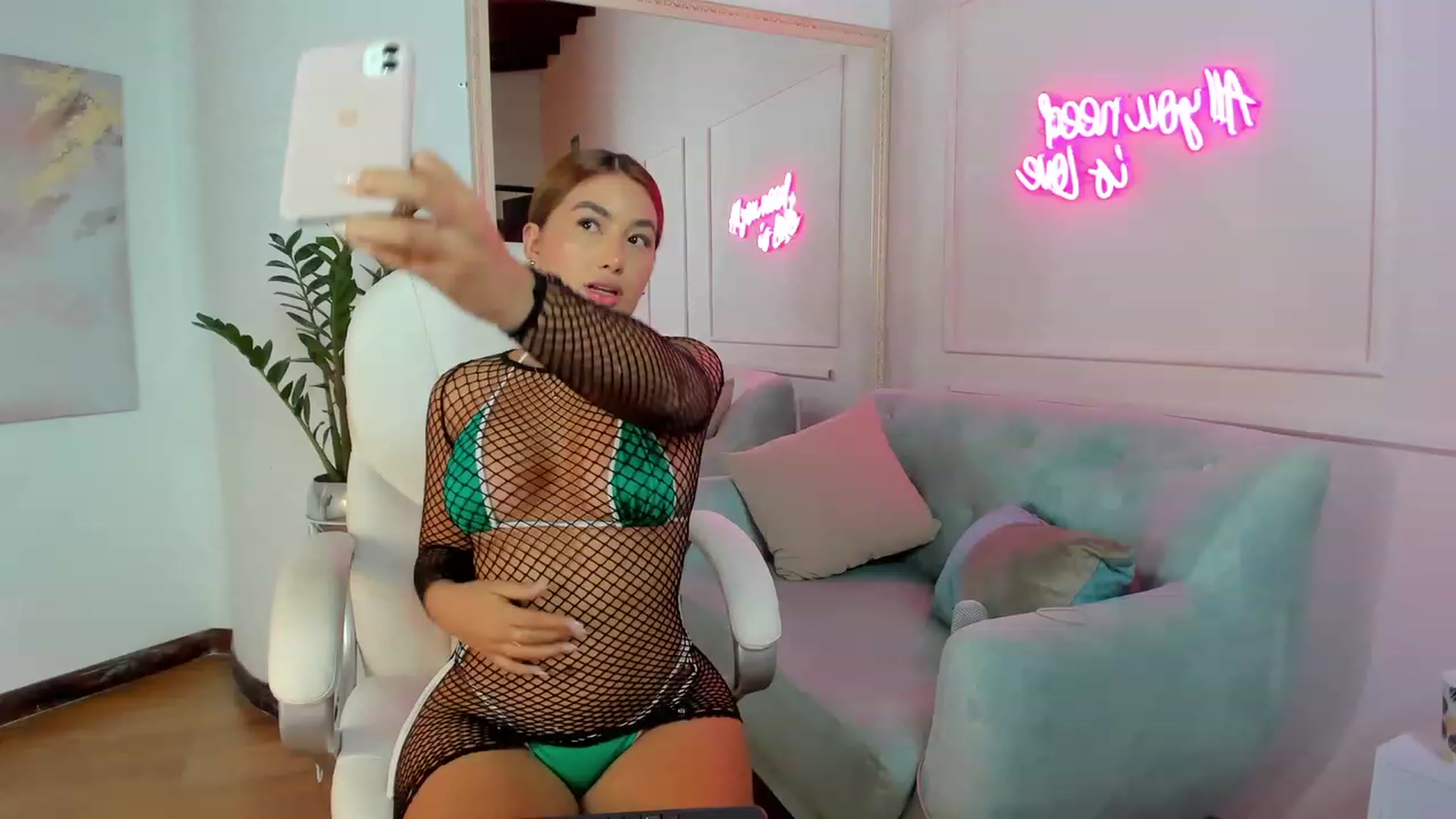 Gallery image thumbnail from Caro_Cano's myfreecams stream on, 03/16/2023, 14:00 image 5 of 20