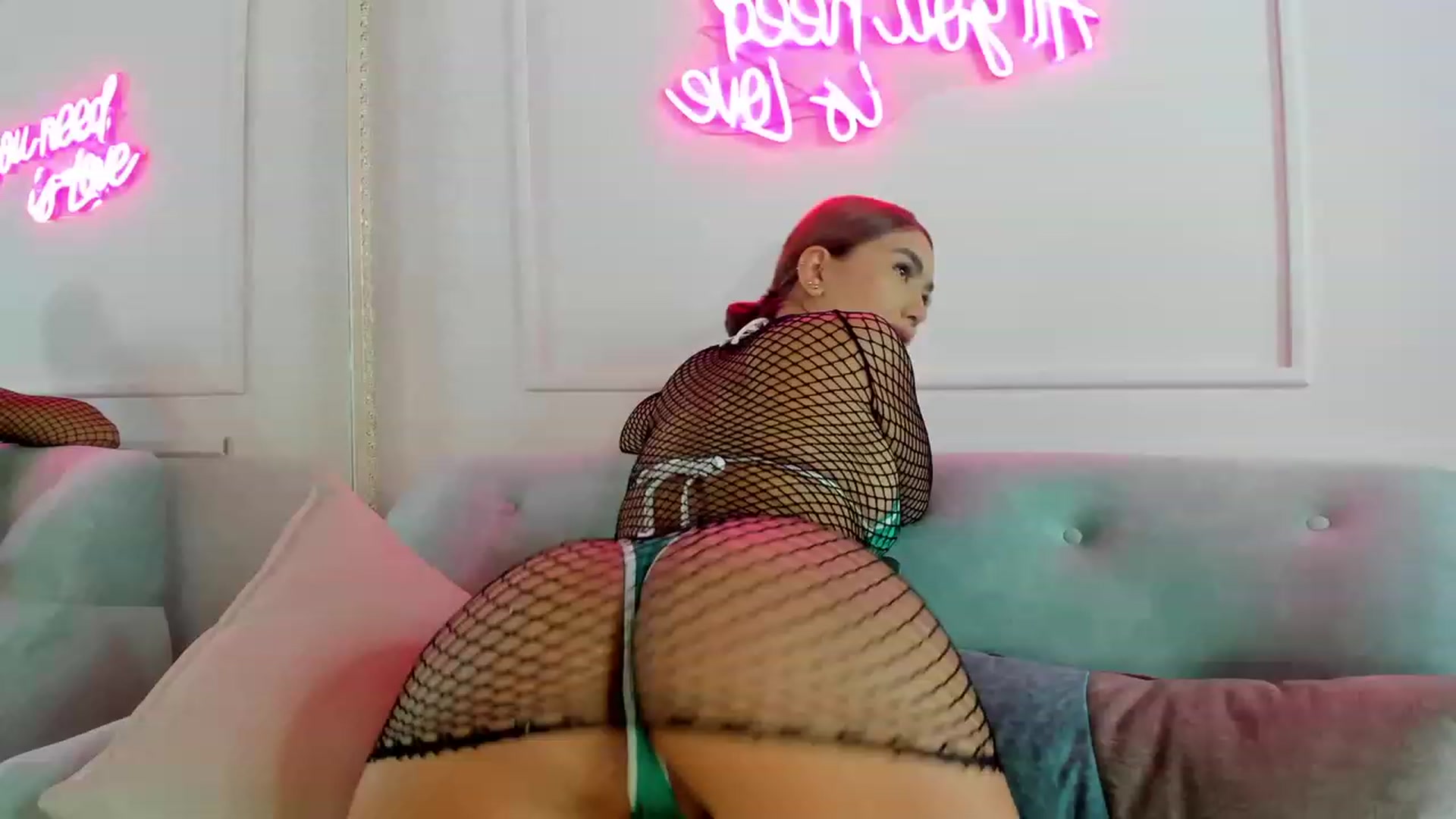 Gallery image thumbnail from Caro_Cano's myfreecams stream on, 03/16/2023, 14:46 image 4 of 20