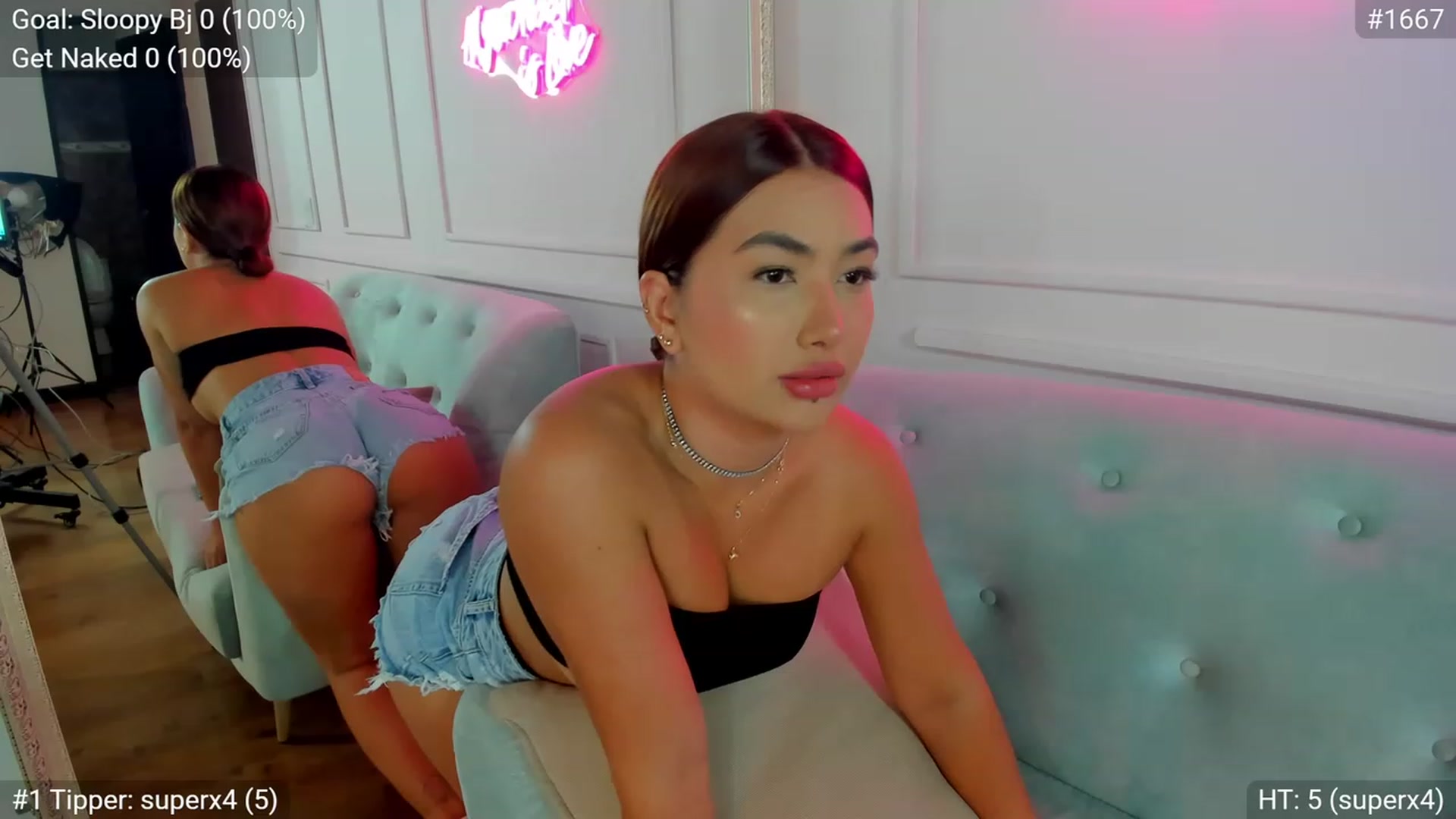 Gallery image thumbnail from Caro_Cano's myfreecams stream on, 04/10/2023, 14:04 image 6 of 20